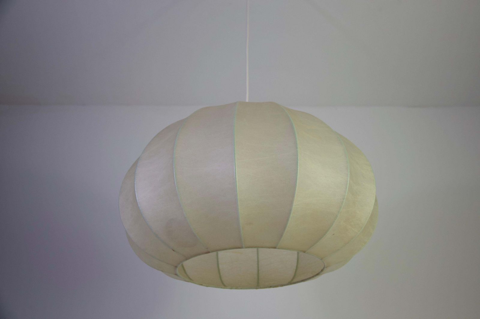 Mid-Century ronde cocon hanglamp, jaren 1960, Italië photo vinterior