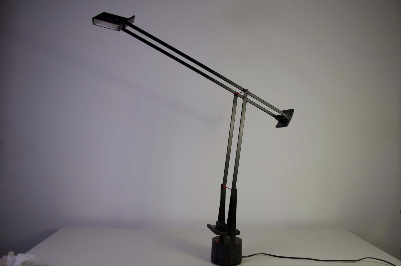 Tizio Verstelbare Zwarte Tafellamp van Richard Sapper voor Artemide, 1972 photo vintage
