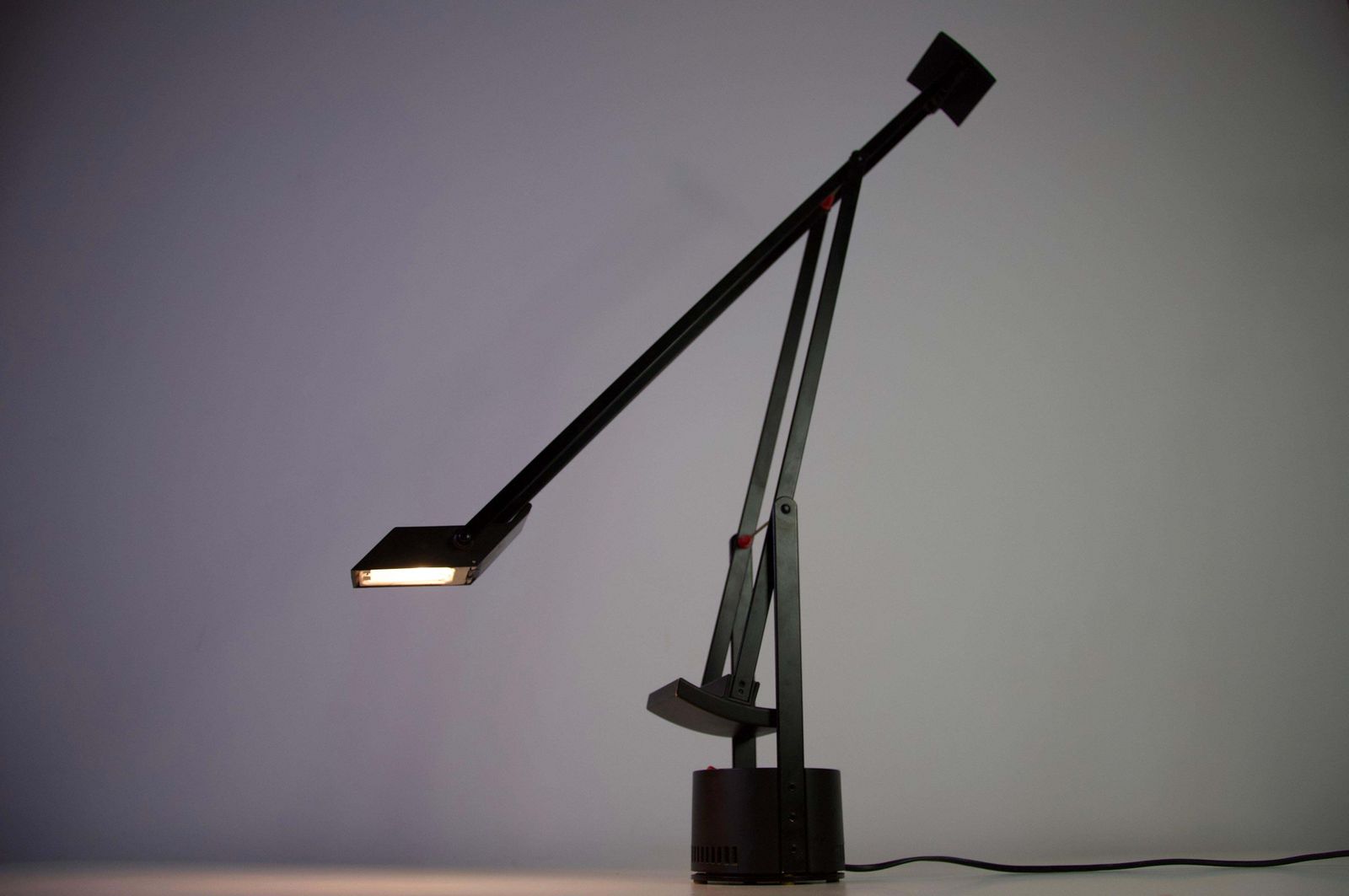 516.0 Tizio Adjustable Black Table Lamp From Richard Sapper For Artemide, 1972 photo