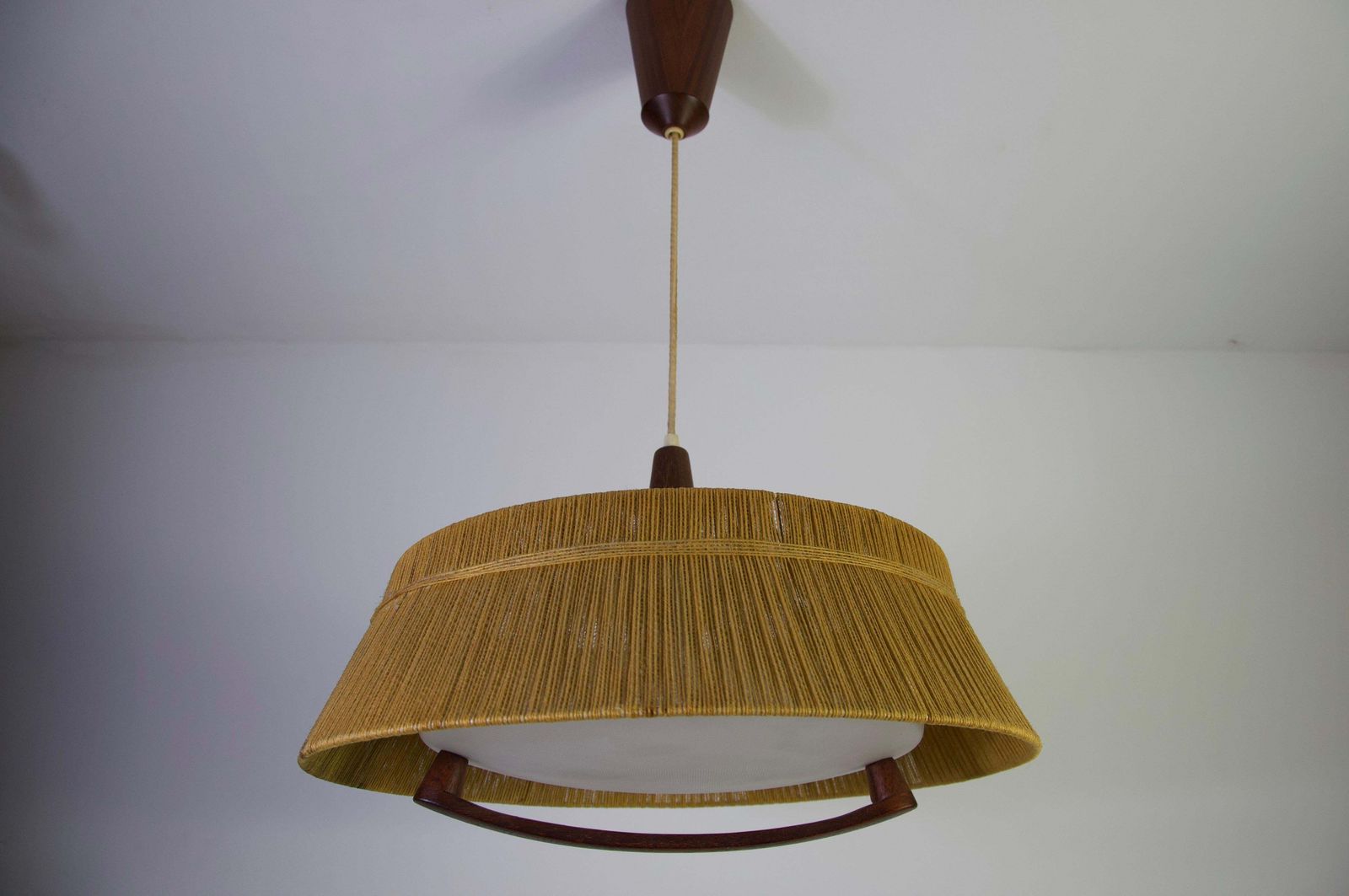 Mid-Century Teak en Koordkap Hanglamp van Temde, 1960 photo furniture