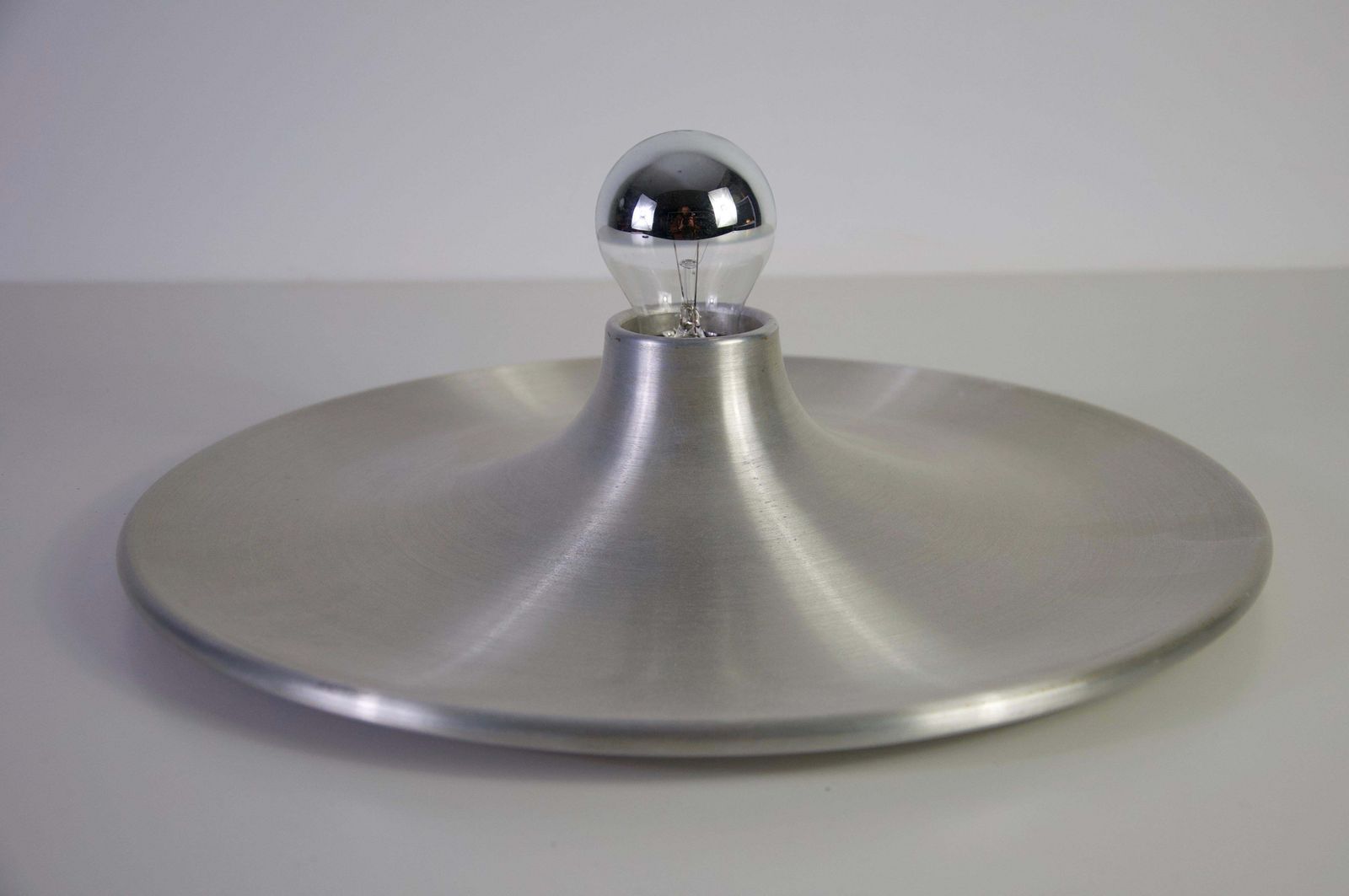 Chromen schijfvormige wandlamp of plafondlamp, Italië, ca. jaren 1960 photo vinterior