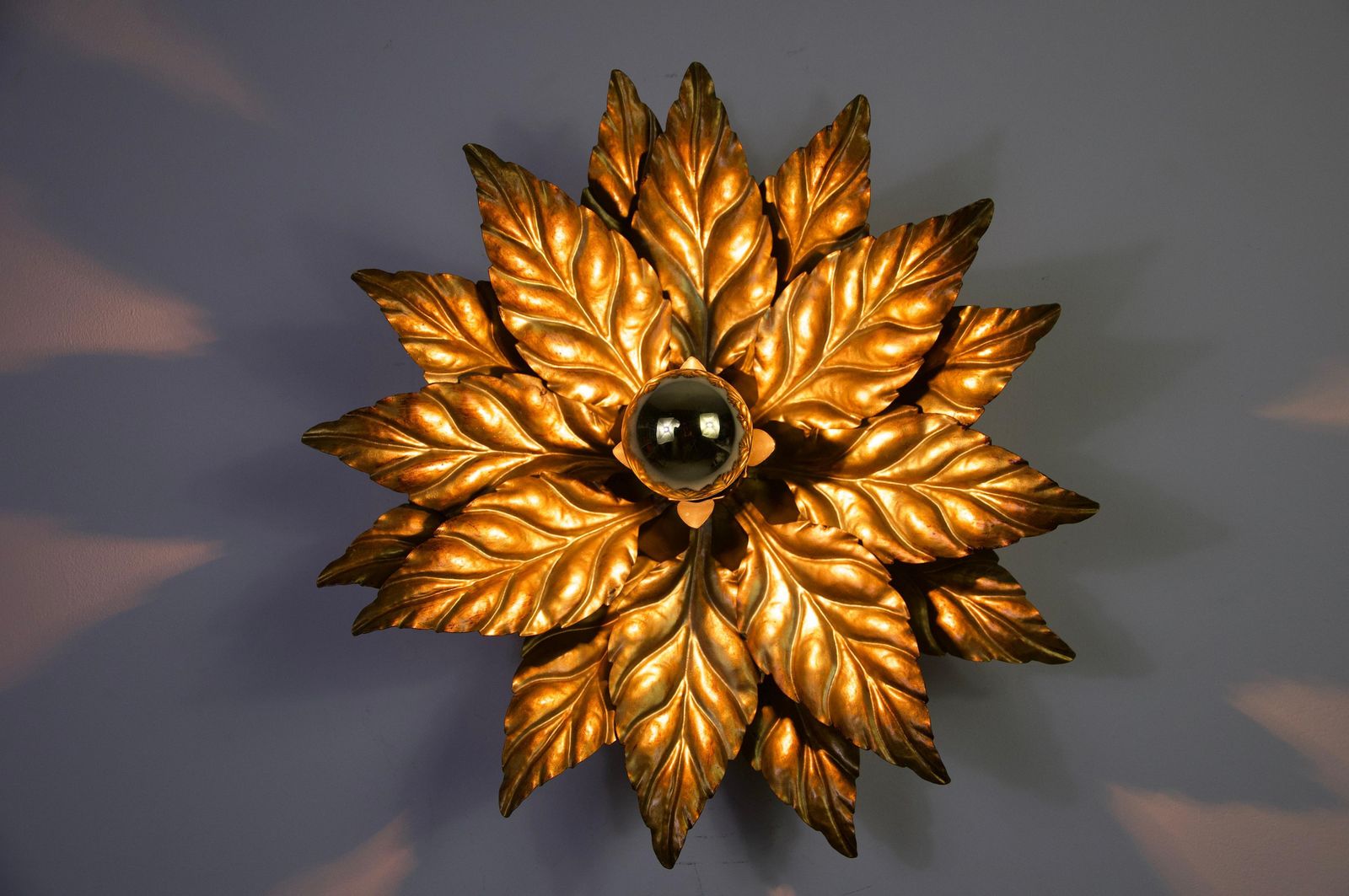 972.0 1 Van 3 Bloemvormige Wandlamp Of Plafondlamp Van Hans Kögl, Duitsland, jaren 1960 photo