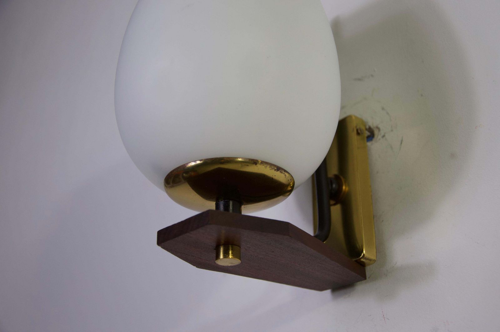 Mid Century Brass And Opaline Wall Lamps By Stilnovo, Italy, 1960s photo vintage