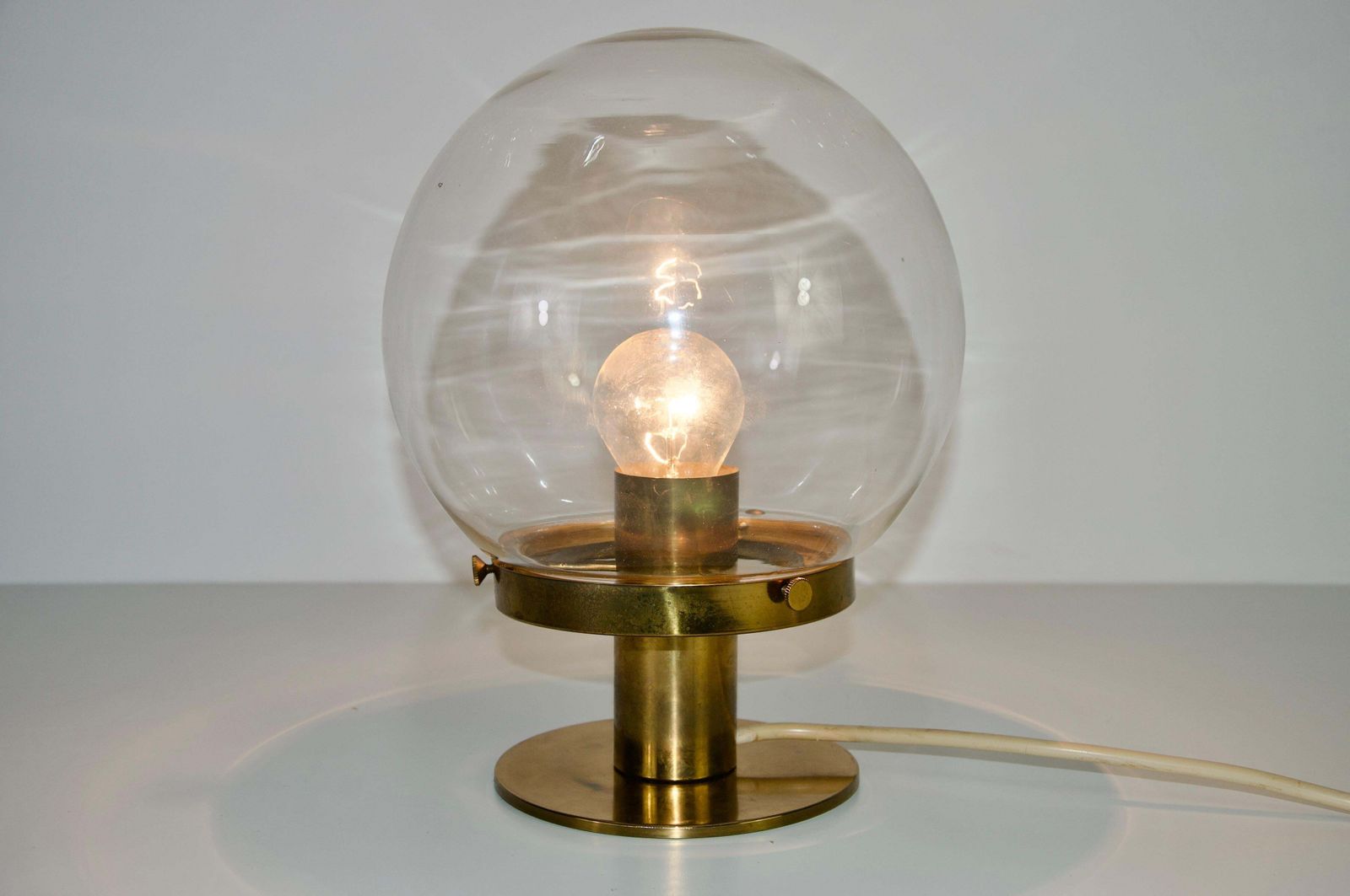 Verlichting Mid-Century Tafellamp van Messing en Glas, ca. jaren 1960, Duitsland photo