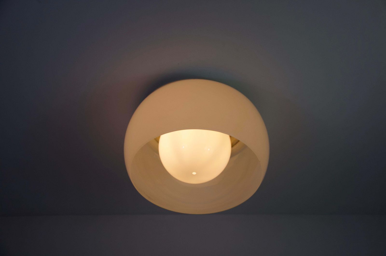 1519.0 'Omega' Plafondlamp van Vico Magistretti voor Artemide, Italië, 1960 photo