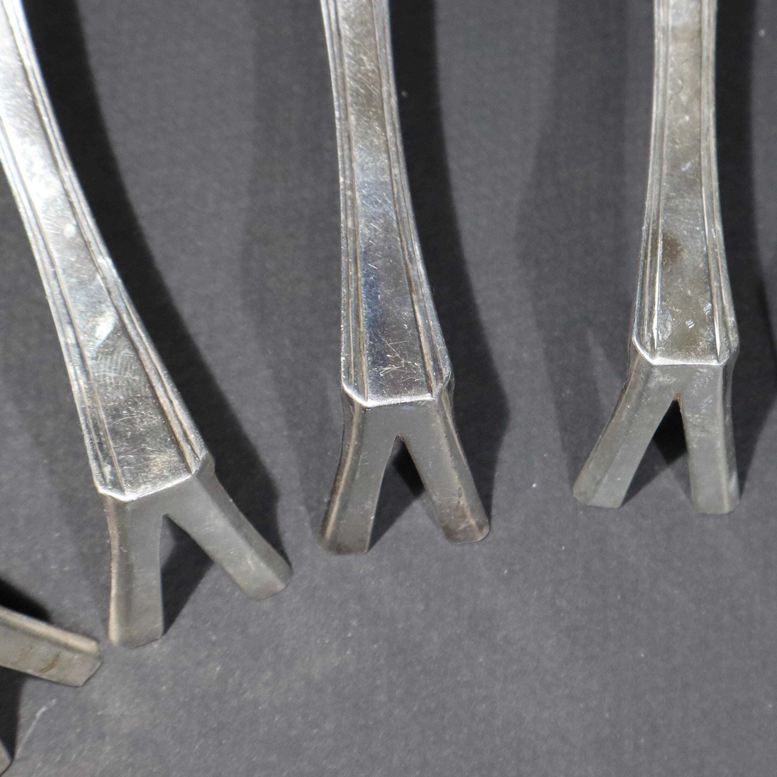 Franse art deco messenleggers in verzilverd metaal, set van 12, modernistische eettafelaccessoires photo vinterior