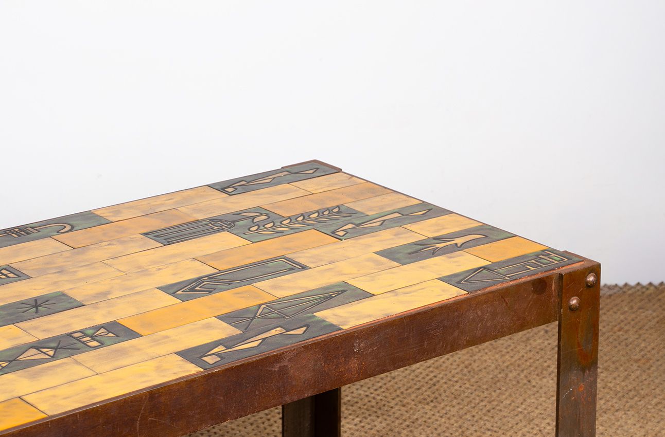 Table basse en céramique émaillée, pied en acier, par Jean Garbero, Vallauris, 1950 photo vinterior