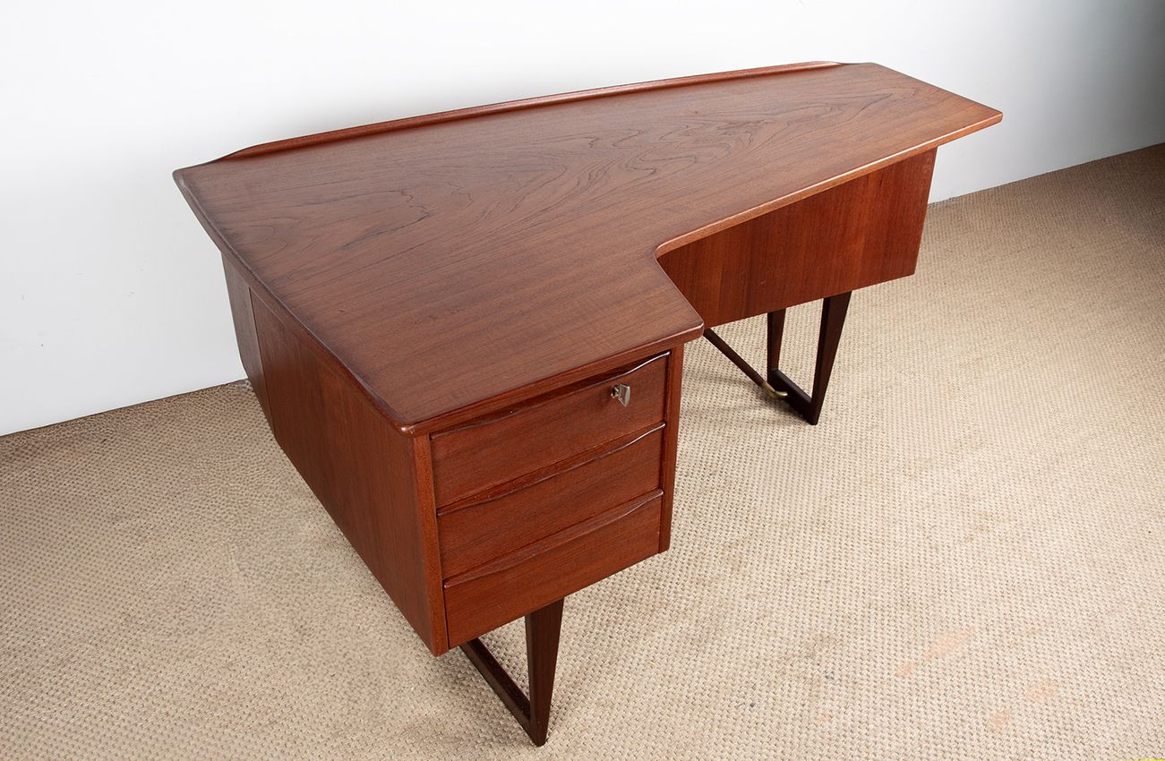 Bureau scandinave en teck et laiton « Boomerang », par Peter Lovig Nielsen, 1968. photo buy