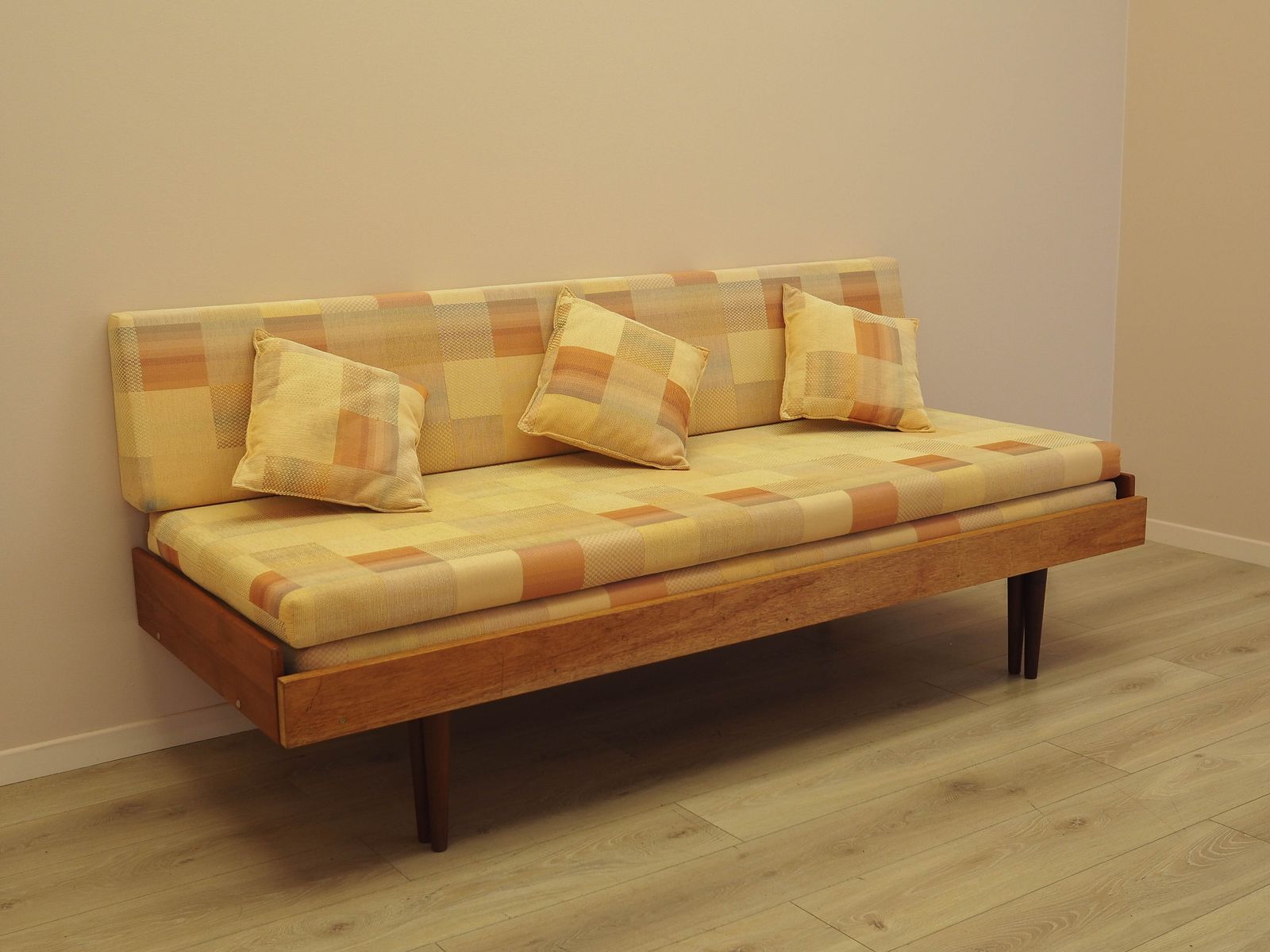 Slaapbank, Deens design, jaren 1970, gemaakt in Denemarken photo for sale