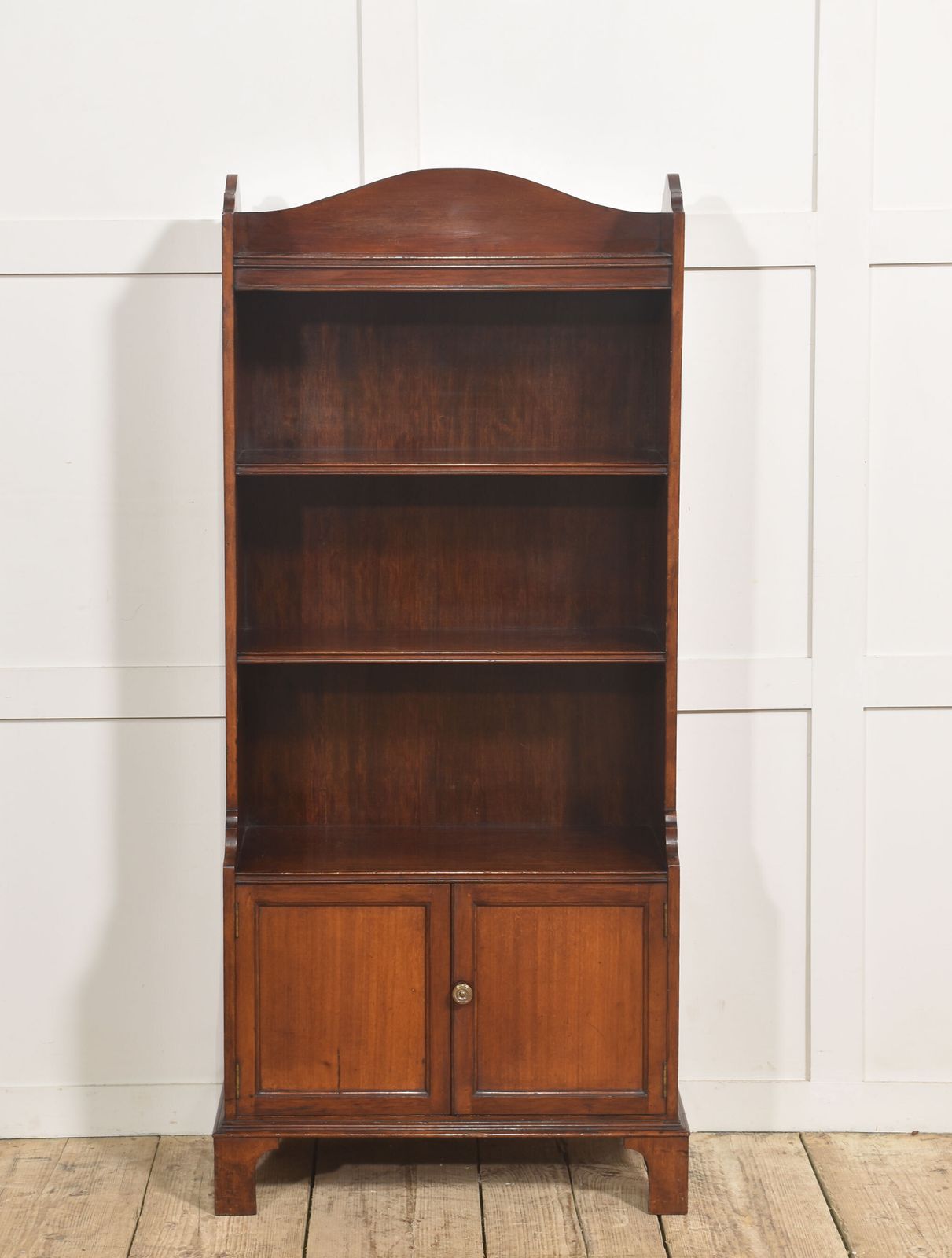Georgian Style Mahogany Open Bookcase photo 1050.0