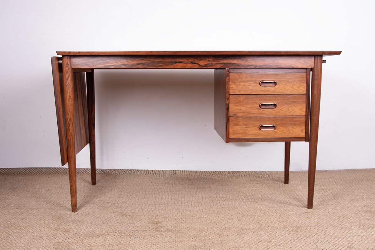 Bureau danois extensible en palissandre et laiton, modèle Os 51, par Arne Vodder pour Sibast, 1960. photo furniture
