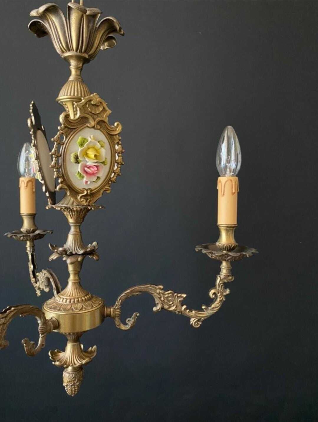 Lustre d'époque à décors en céramique photo vintage