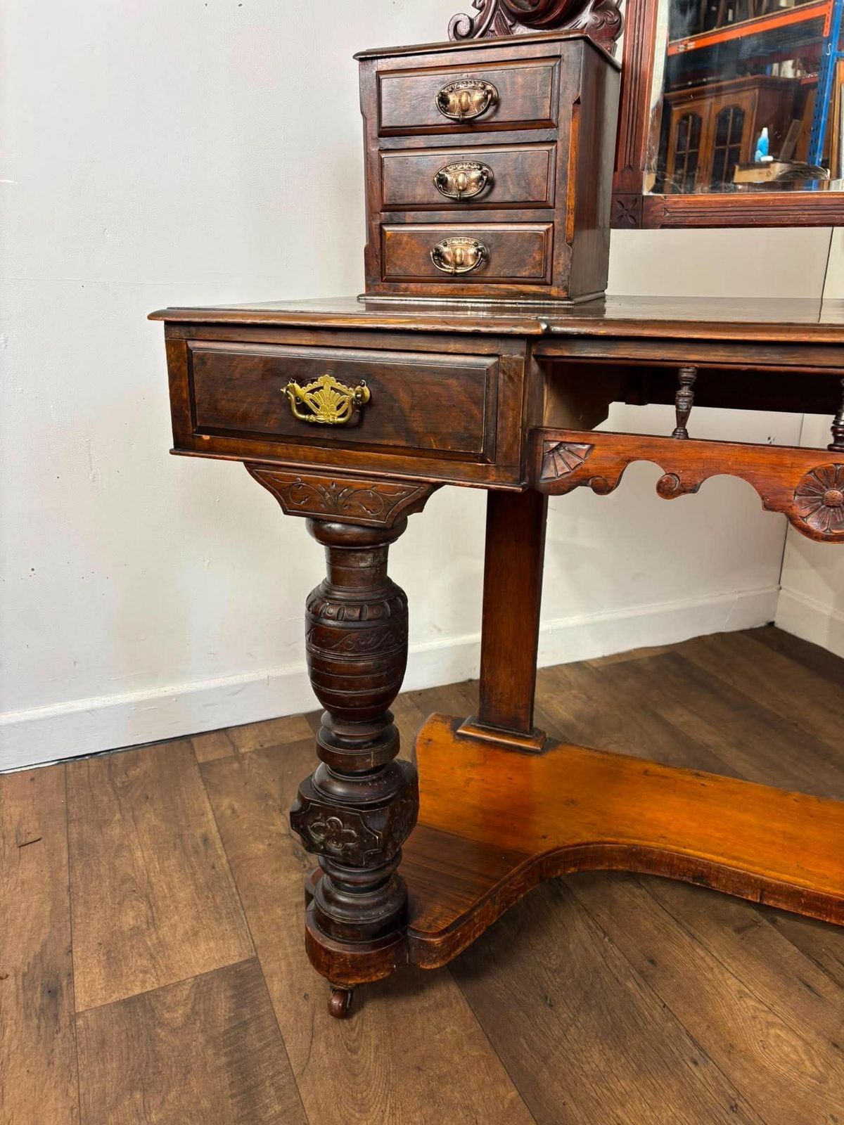 photo furniture Victorian Burr Walnut Duchess Dressing Table