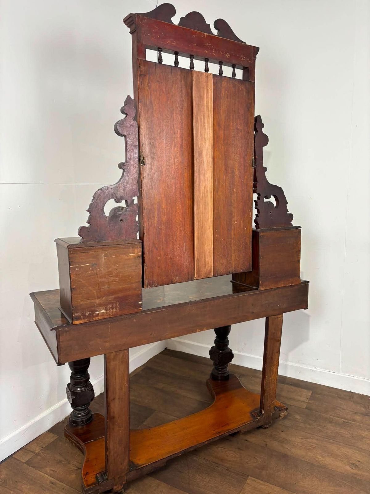 photo vinterior Victorian Burr Walnut Duchess Dressing Table