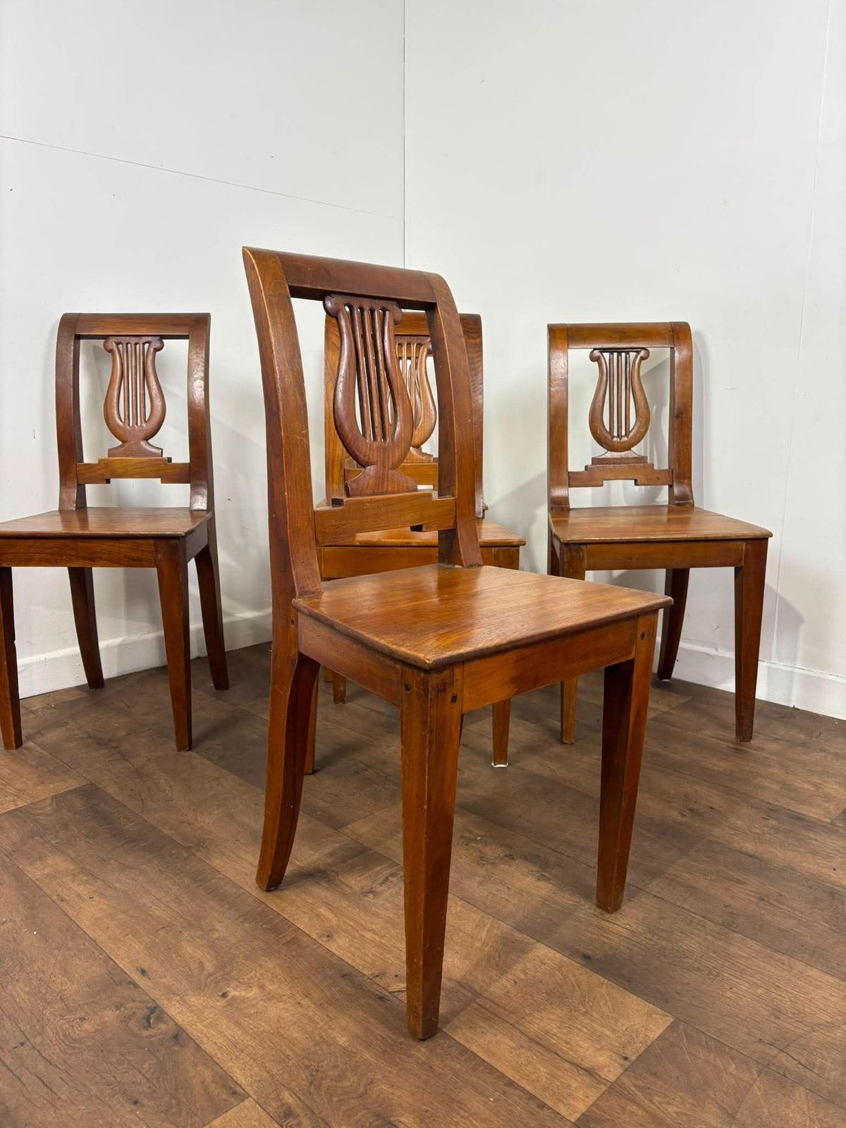 photo furniture Antique Set Of Five Mahogany Lyre Back Dining Chairs