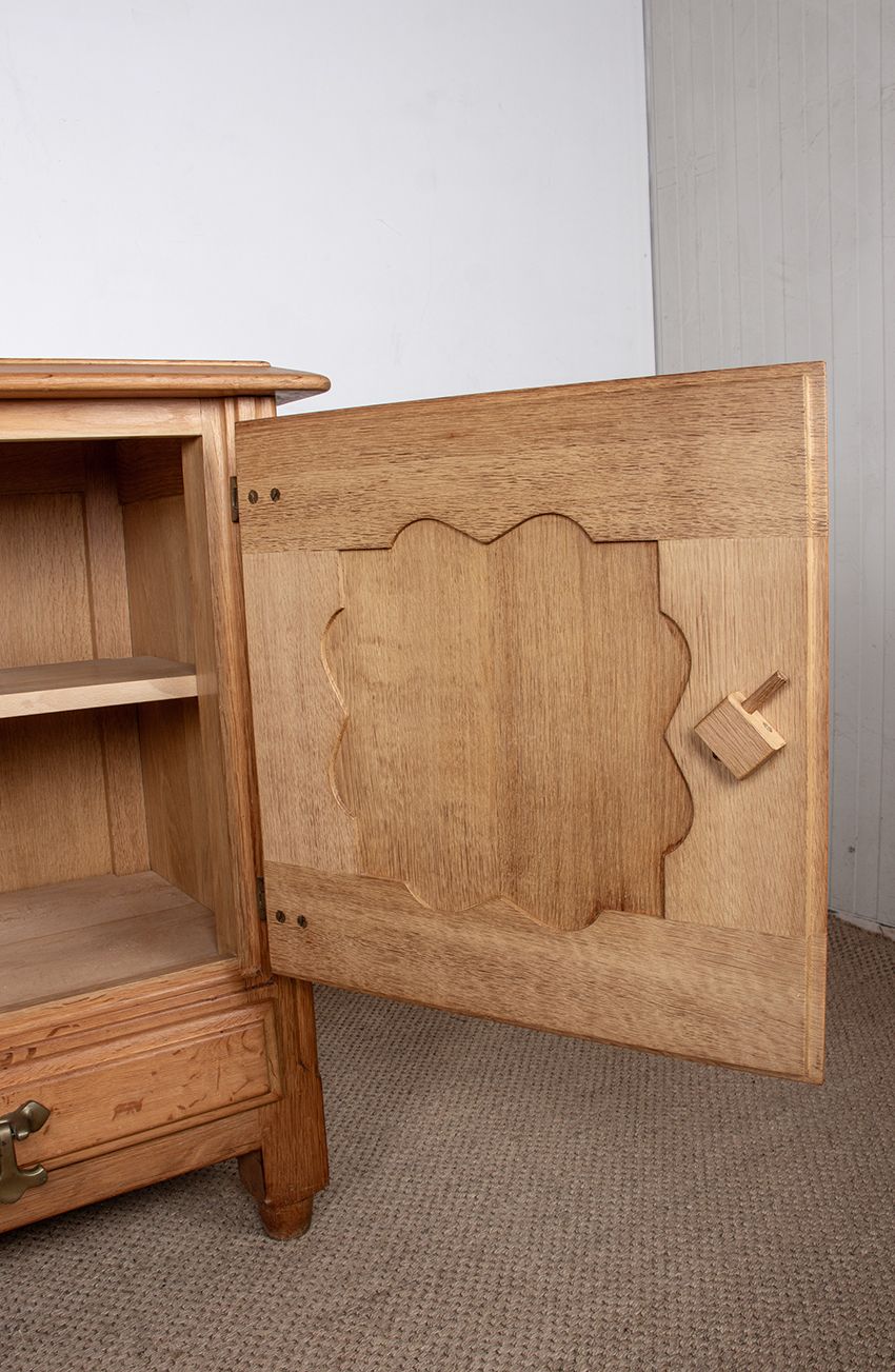 Mobilier Grande enfilade française en chêne massif par Guillerme et Chambron pour Votre Maison, 1960. photo