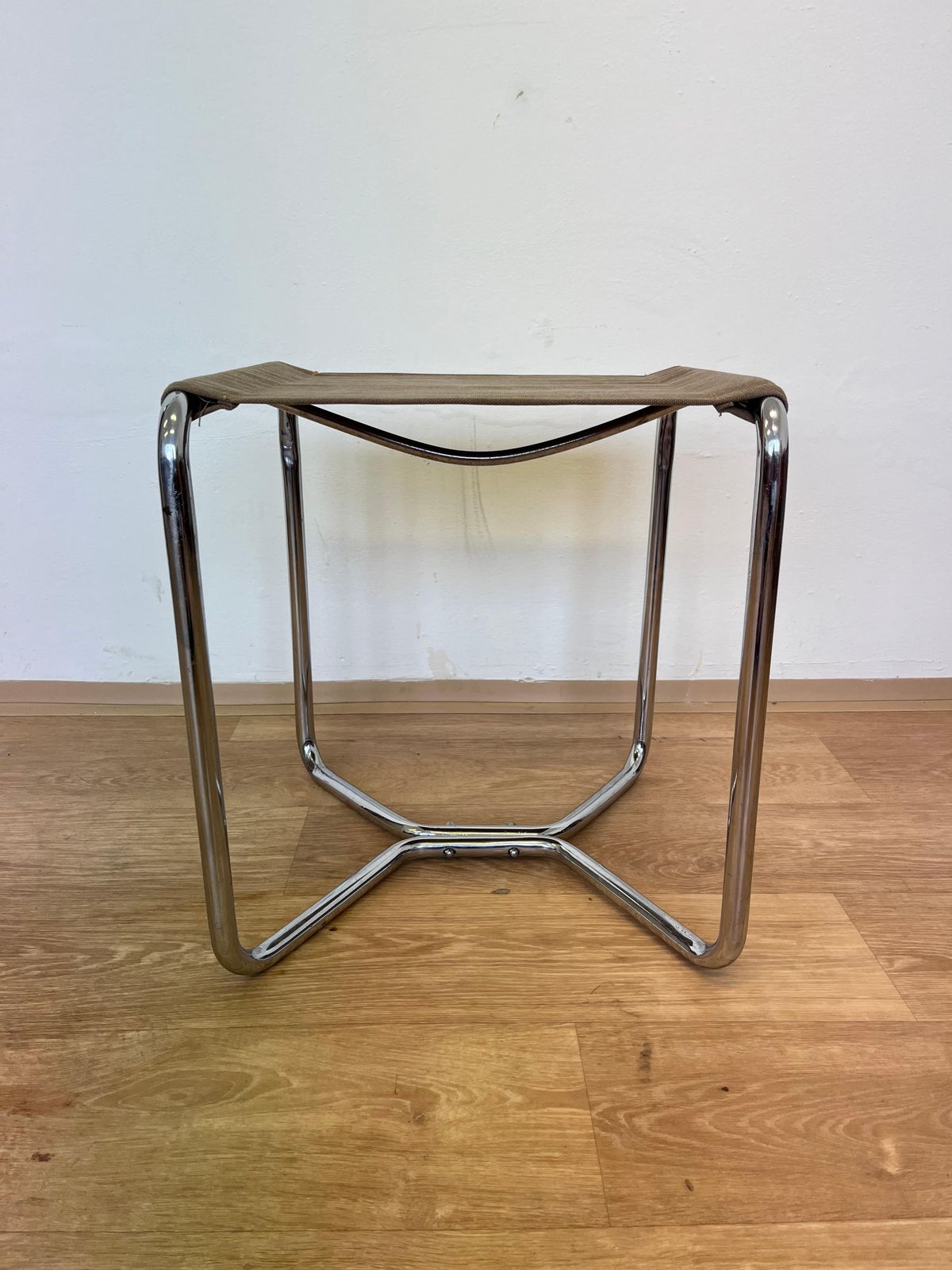 Chromen buisframe Bauhaus kruk Thonet B8 naar voorbeeld van Marcel Breuer, 1930 photo furniture