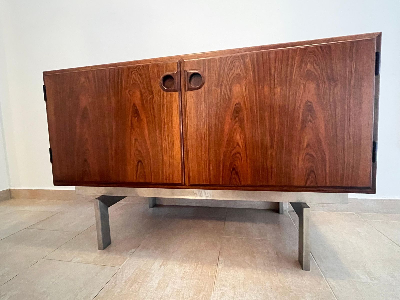 Enfilade mid-century en palissandre, années 1960, Danemark, estampillée par le fabricant photo furniture