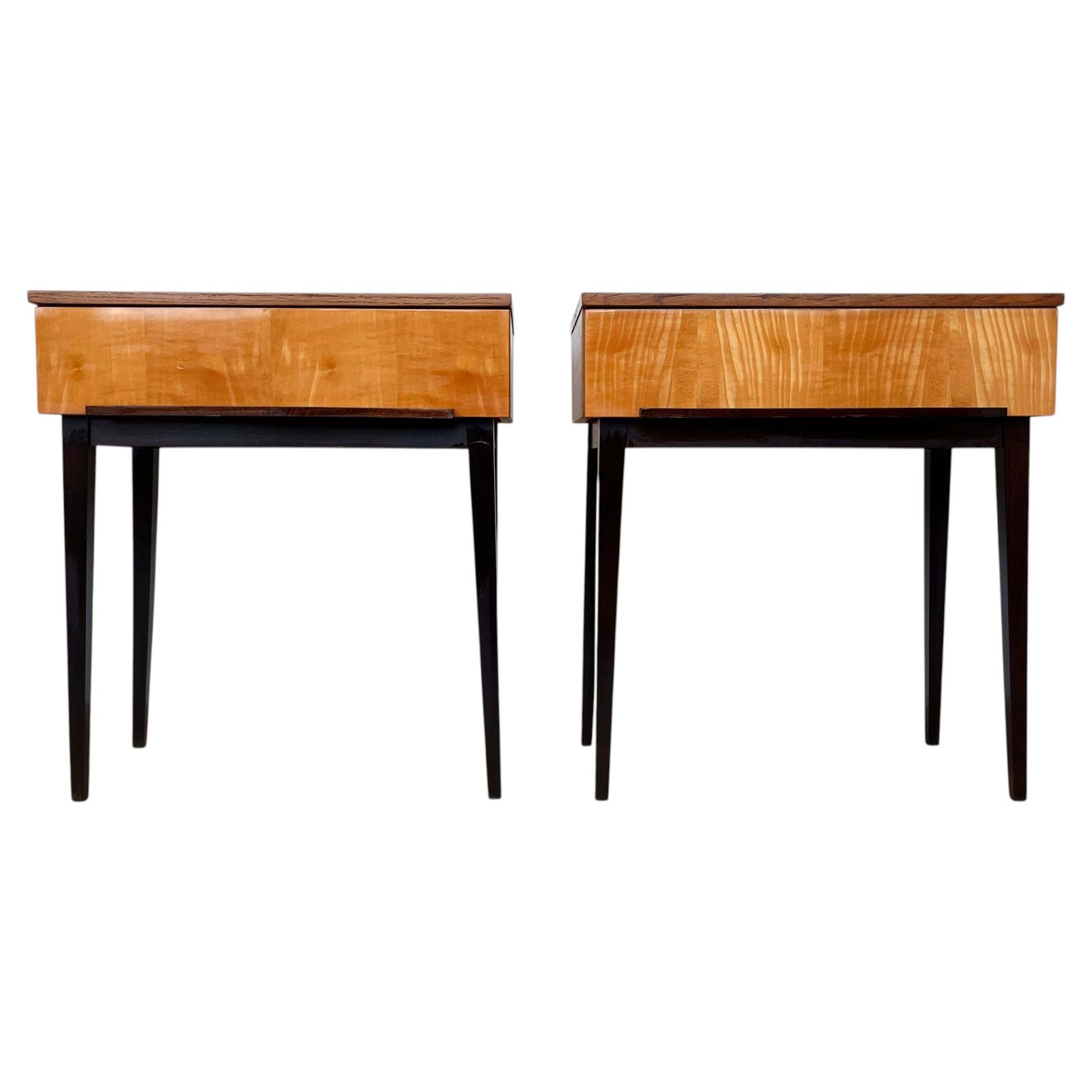 Paar houten designtafels van Up Zavody – Tsjecho-Slowakije – jaren 1940