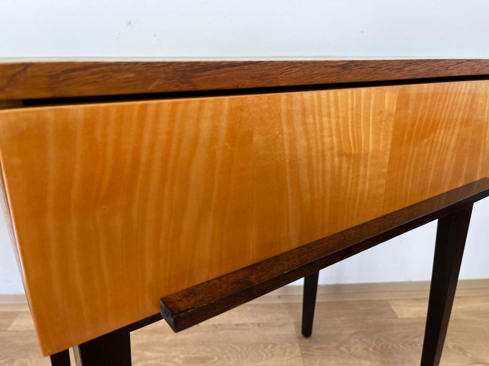 Meubels Paar houten designtafels van Up Zavody – Tsjecho-Slowakije – jaren 1940 photo