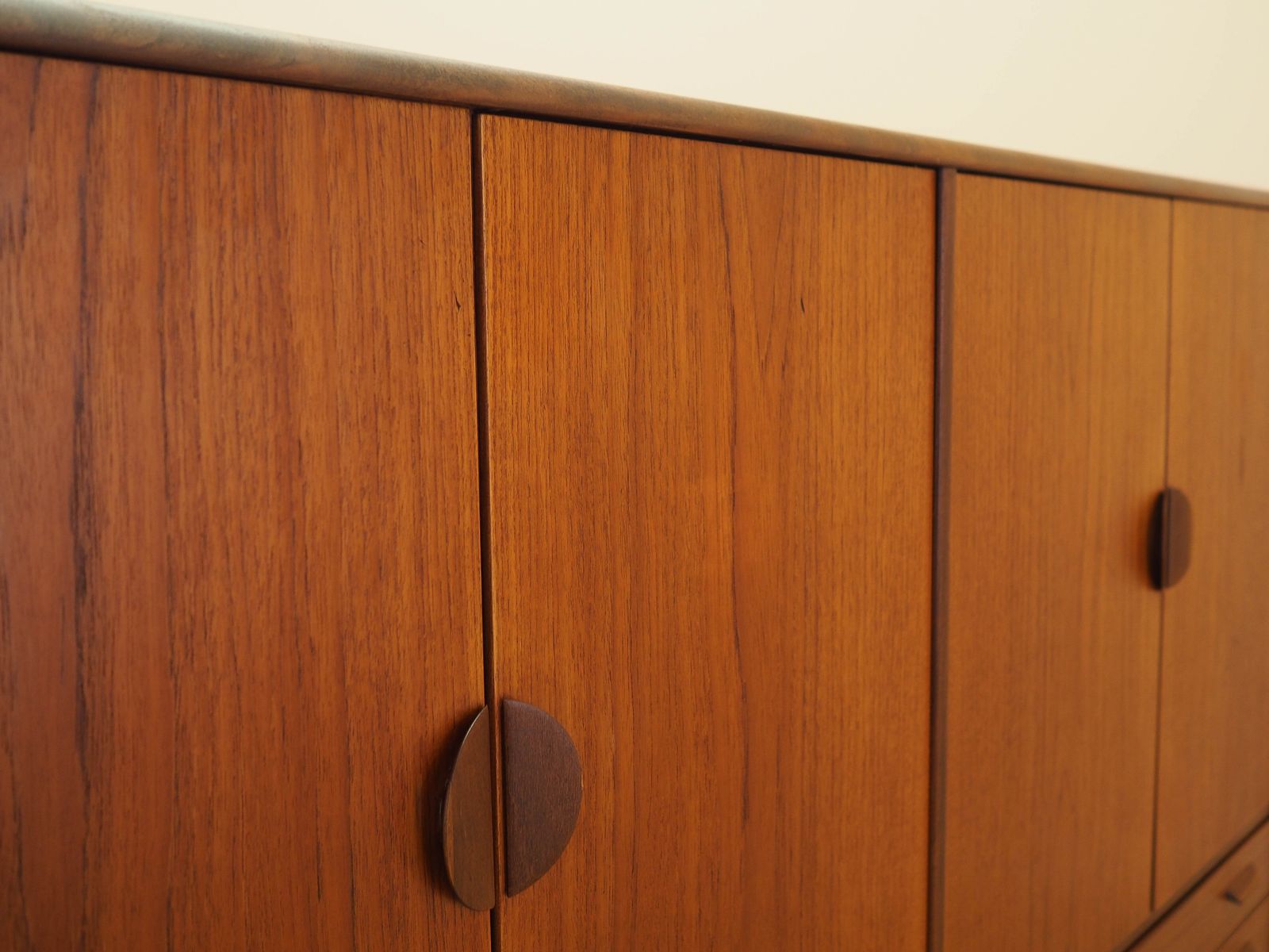 photo vintage Teakhouten highboard, Deens design, jaren 1960, gemaakt in Denemarken