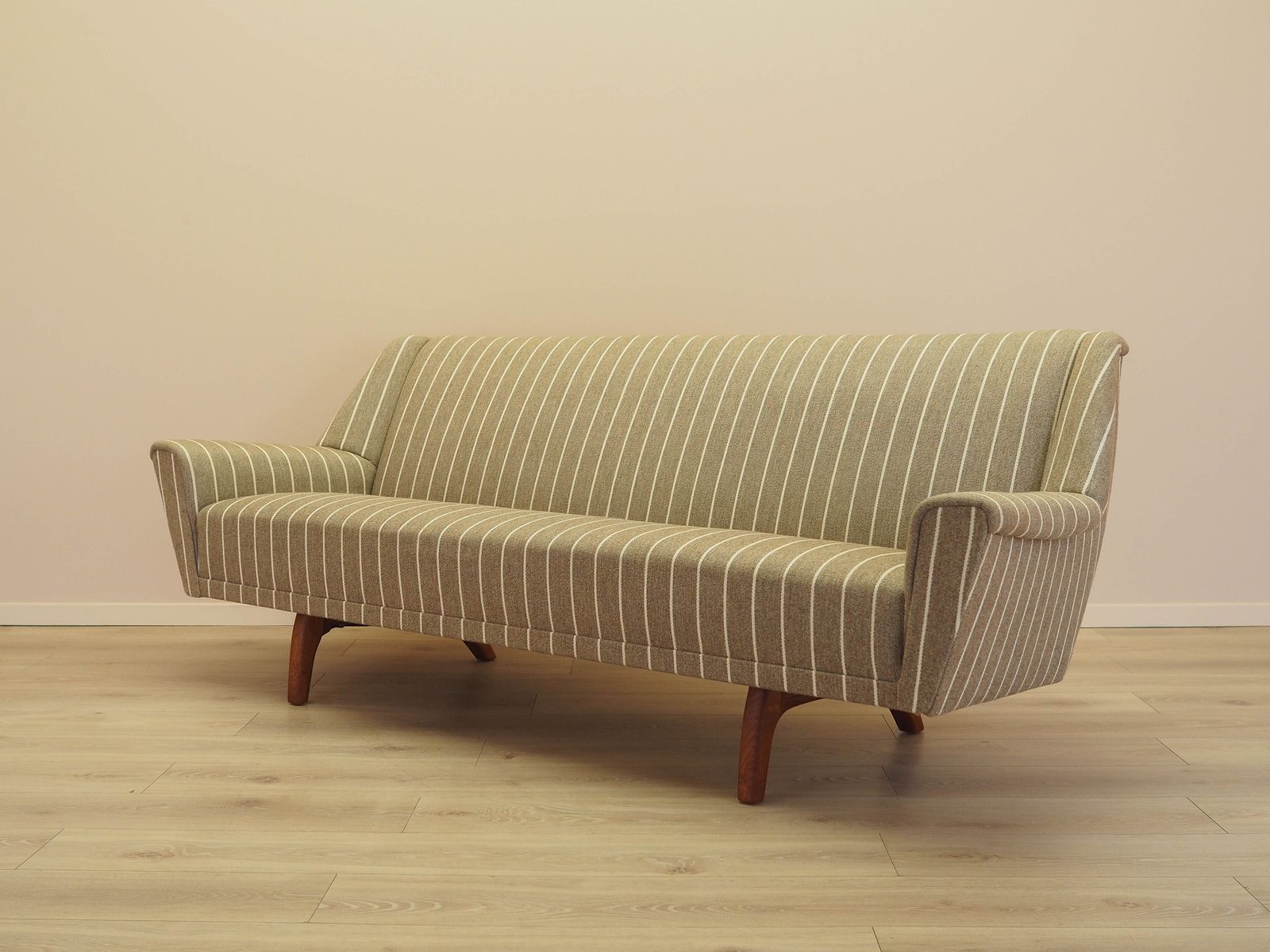 Canapé beige, design danois, années 1970, fabriqué au Danemark photo Mobilier