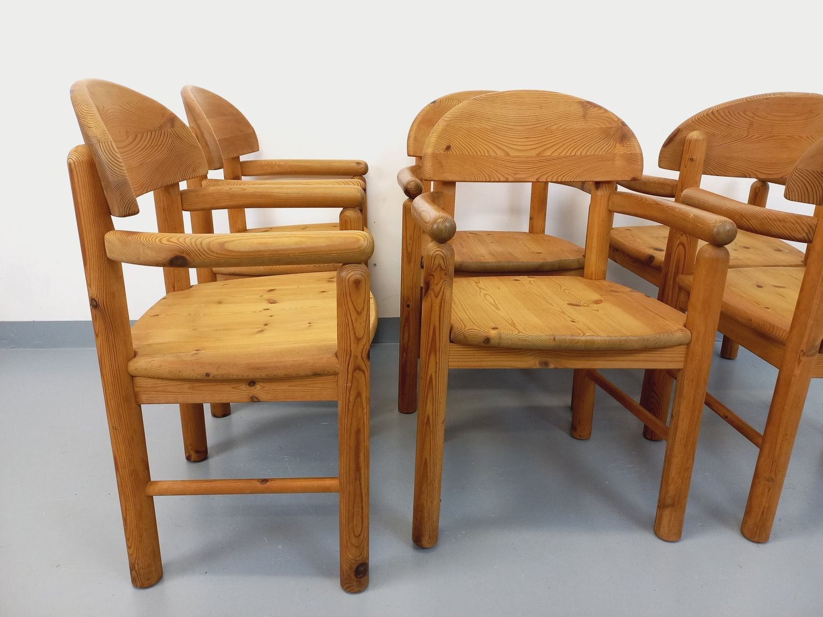 photo furniture 6 Rainer Daumiller Grenen Stoelen Met Armleuningen