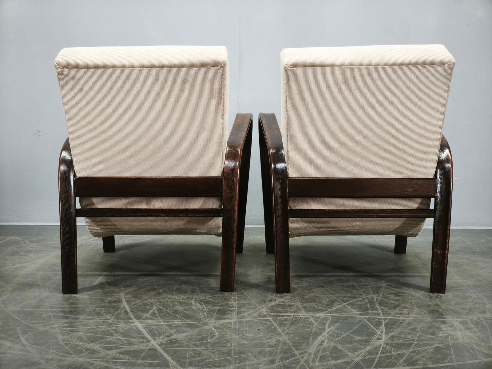 Mobilier Paire de fauteuils Kropáček & Kozelka pour Interiér Praha, années 1940 photo