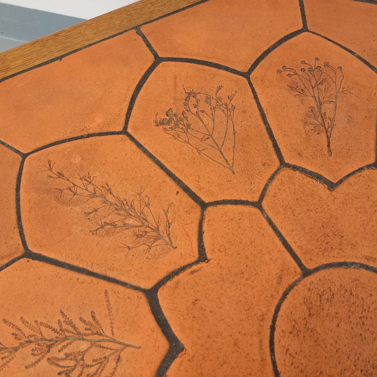 photo for sale Barrois Octagonale Salontafel in Eiken en Keramiek