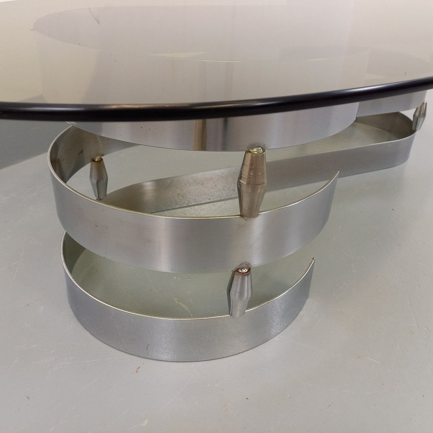 Space Age Ovale Salontafel in Gerookt Glas en Verchroomd Metaal photo buy