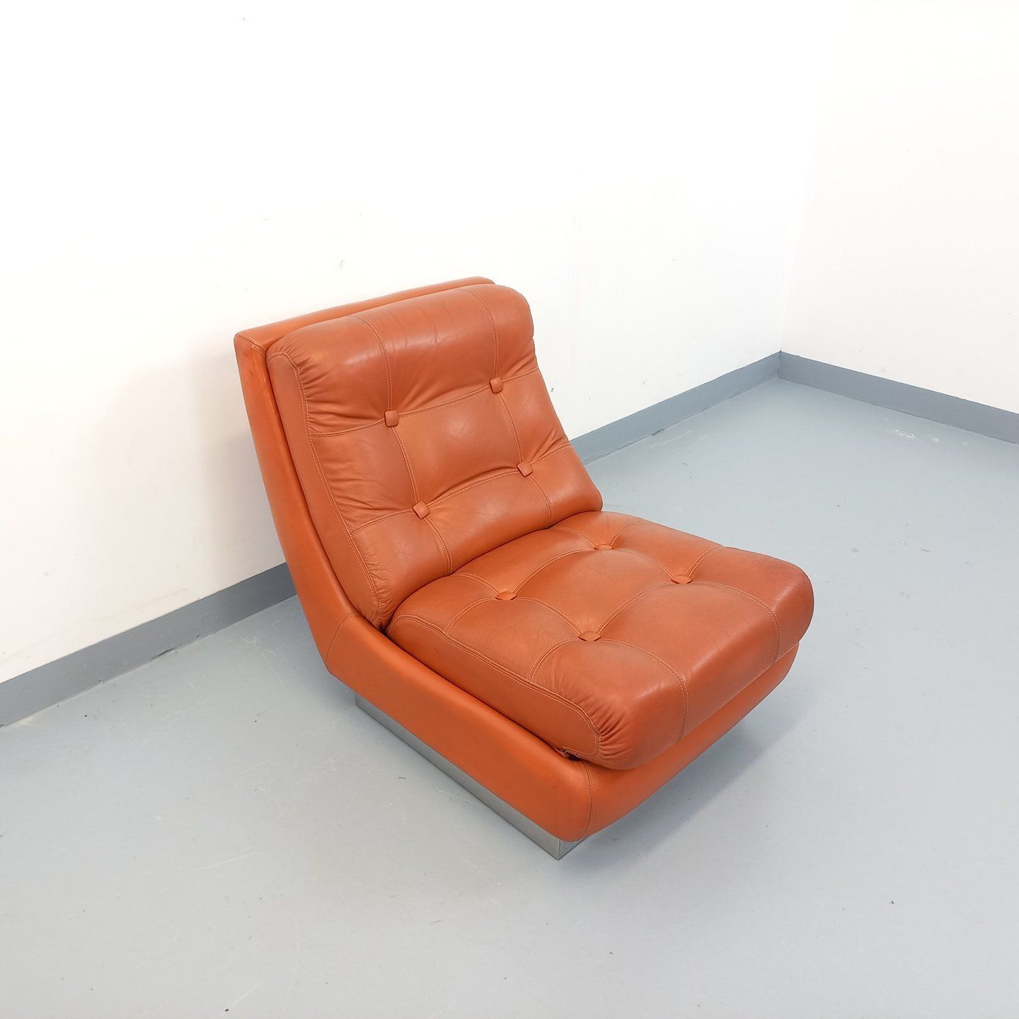 Roche Bobois stijl chaise longue in verchroomd metaal en leer photo for sale