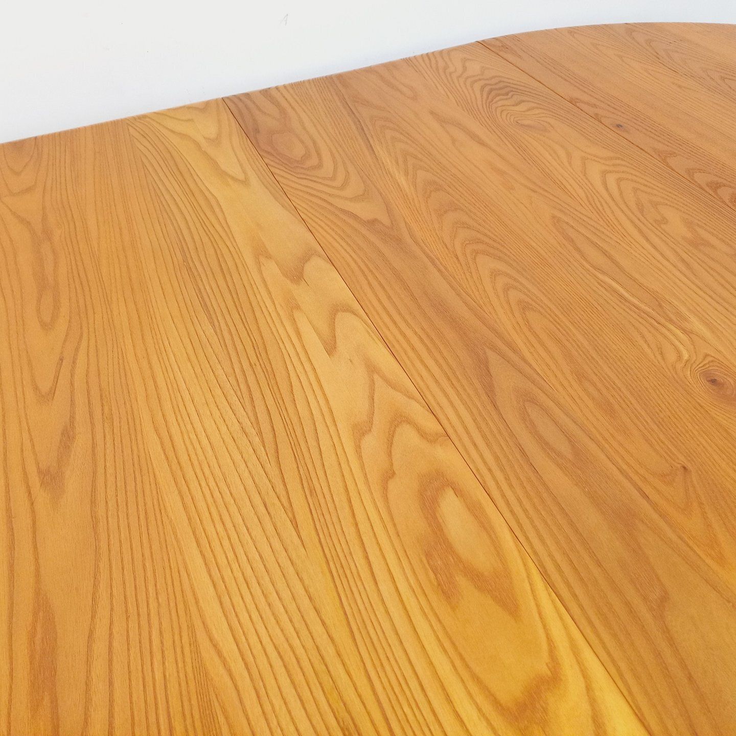 photo vinterior Seltz Round Table In Solid Blond Elm With Extensions
