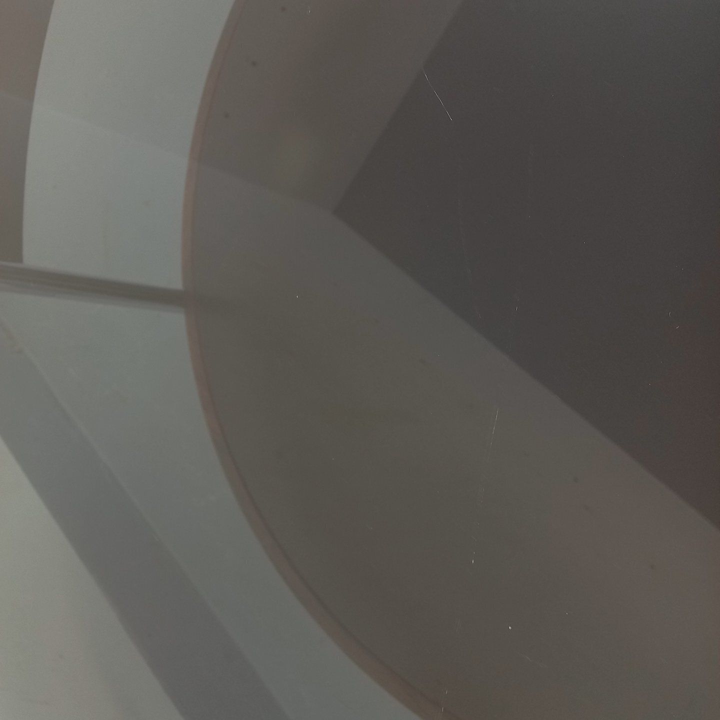 photo buy Ronde salontafel in palissander, verchroomd metaal en gerookt glas