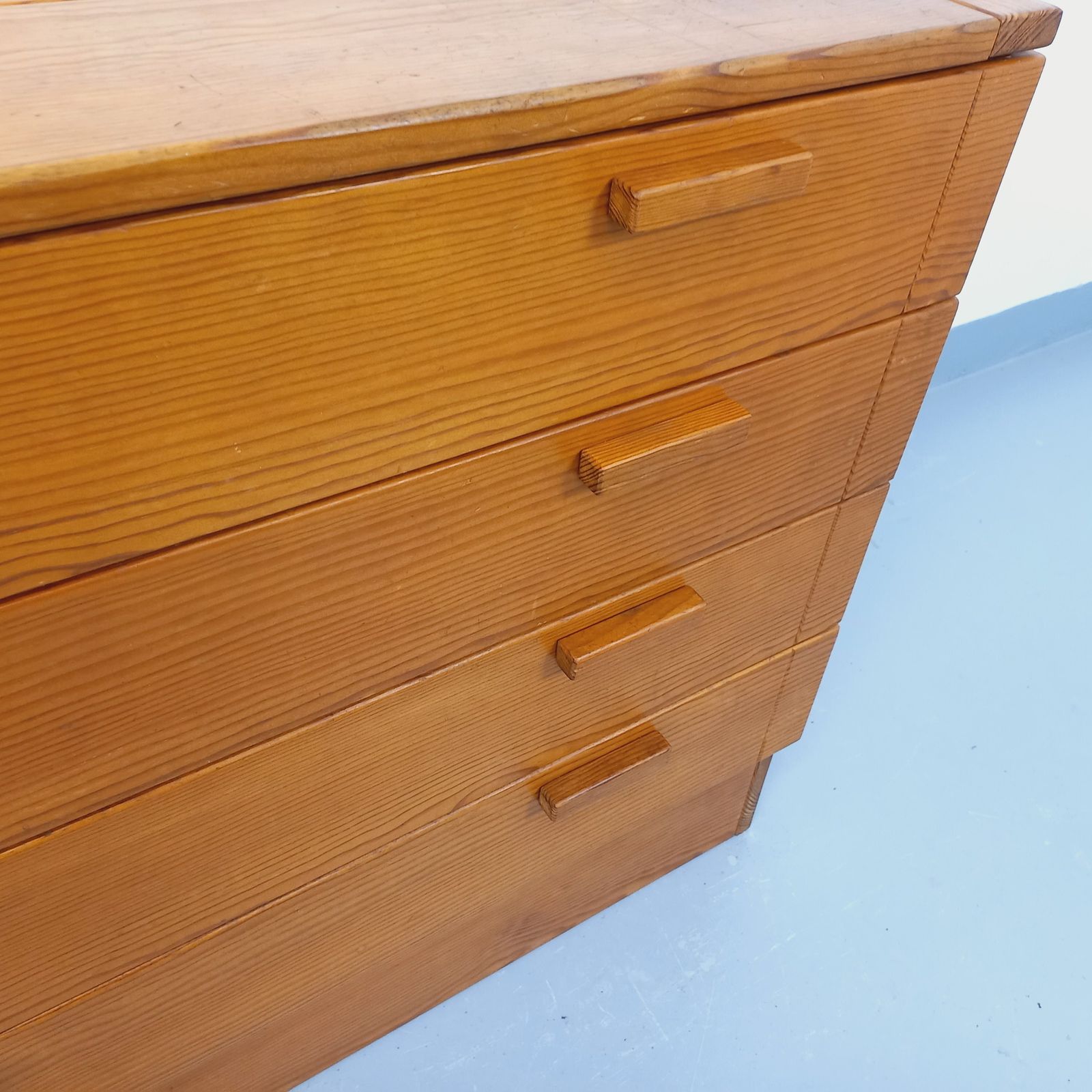 931.0 Chest Of Drawers With 4 Pine Drawers photo