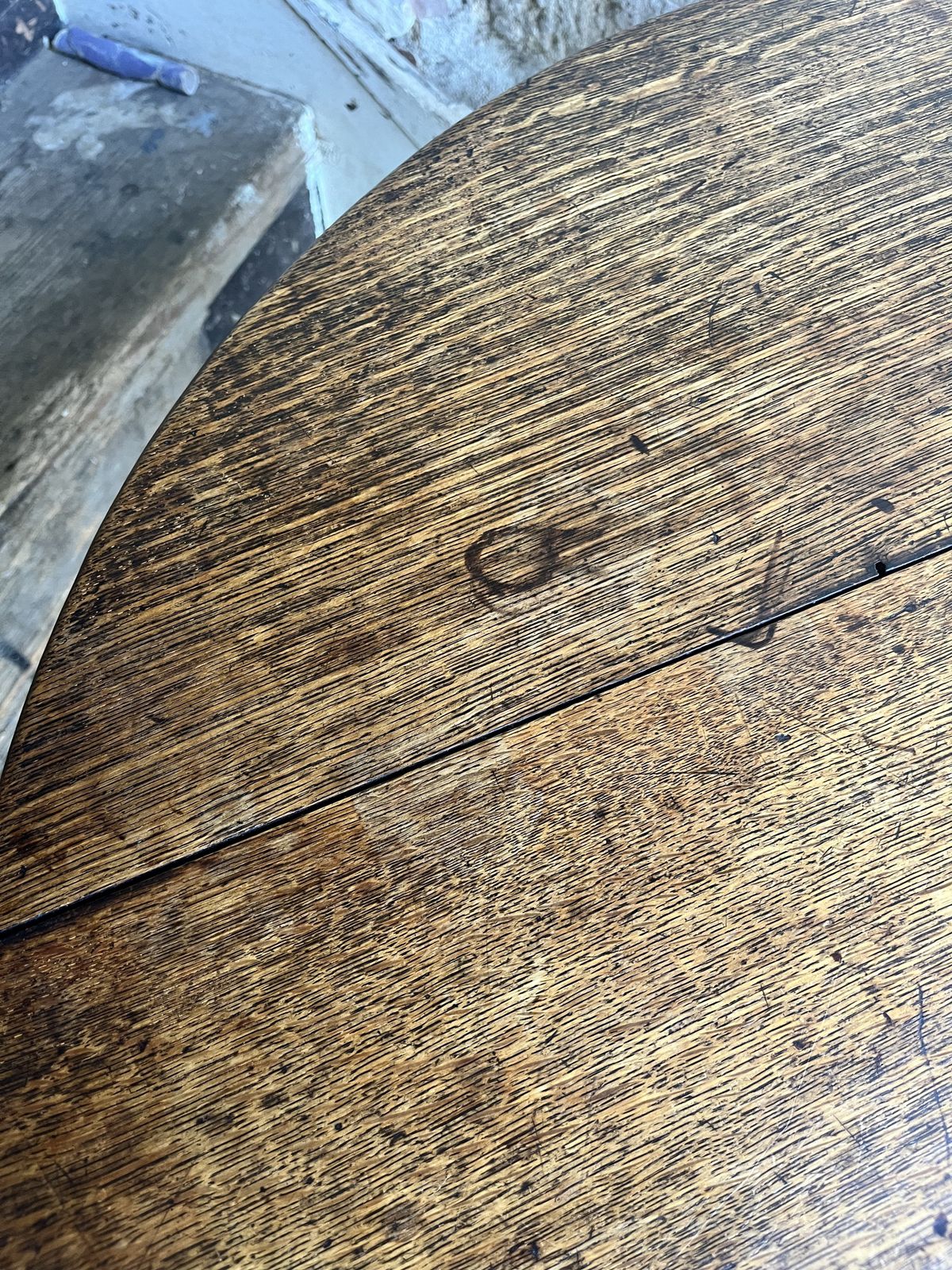 photo furniture Georgian Oak And Yew Circular Tilt Top Wine Table