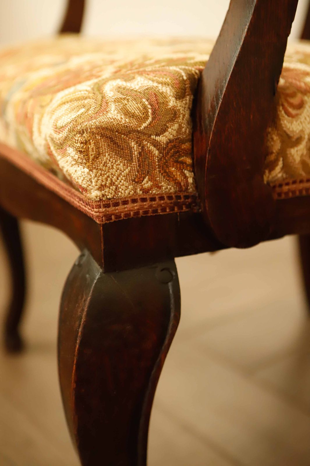 photo furniture Antique Queen Anne Revival Carver Armchair With Floral Tapestry Upholstery