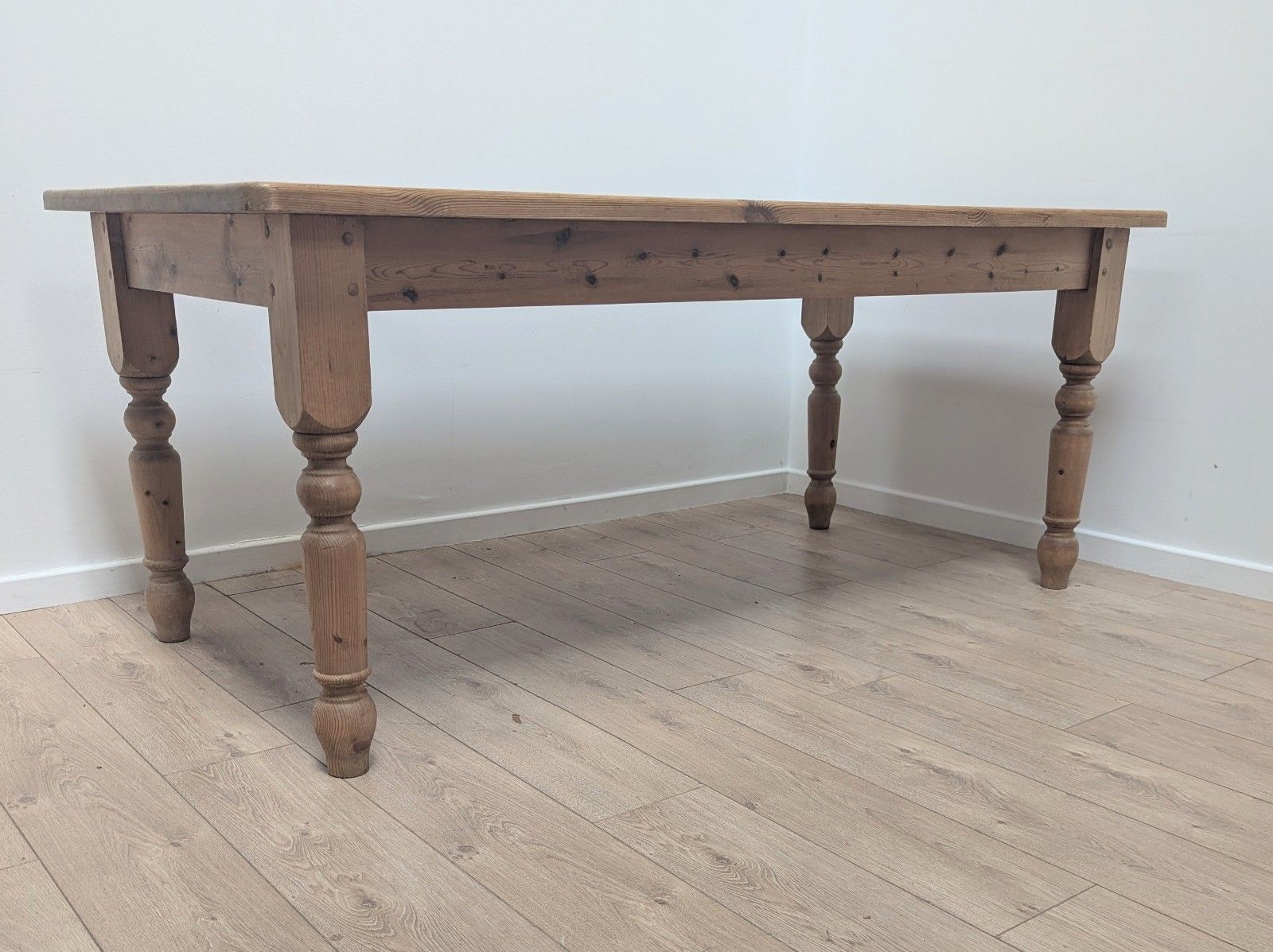 Table de ferme vintage de style victorien en pin, livraison disponible 0361. photo vintage