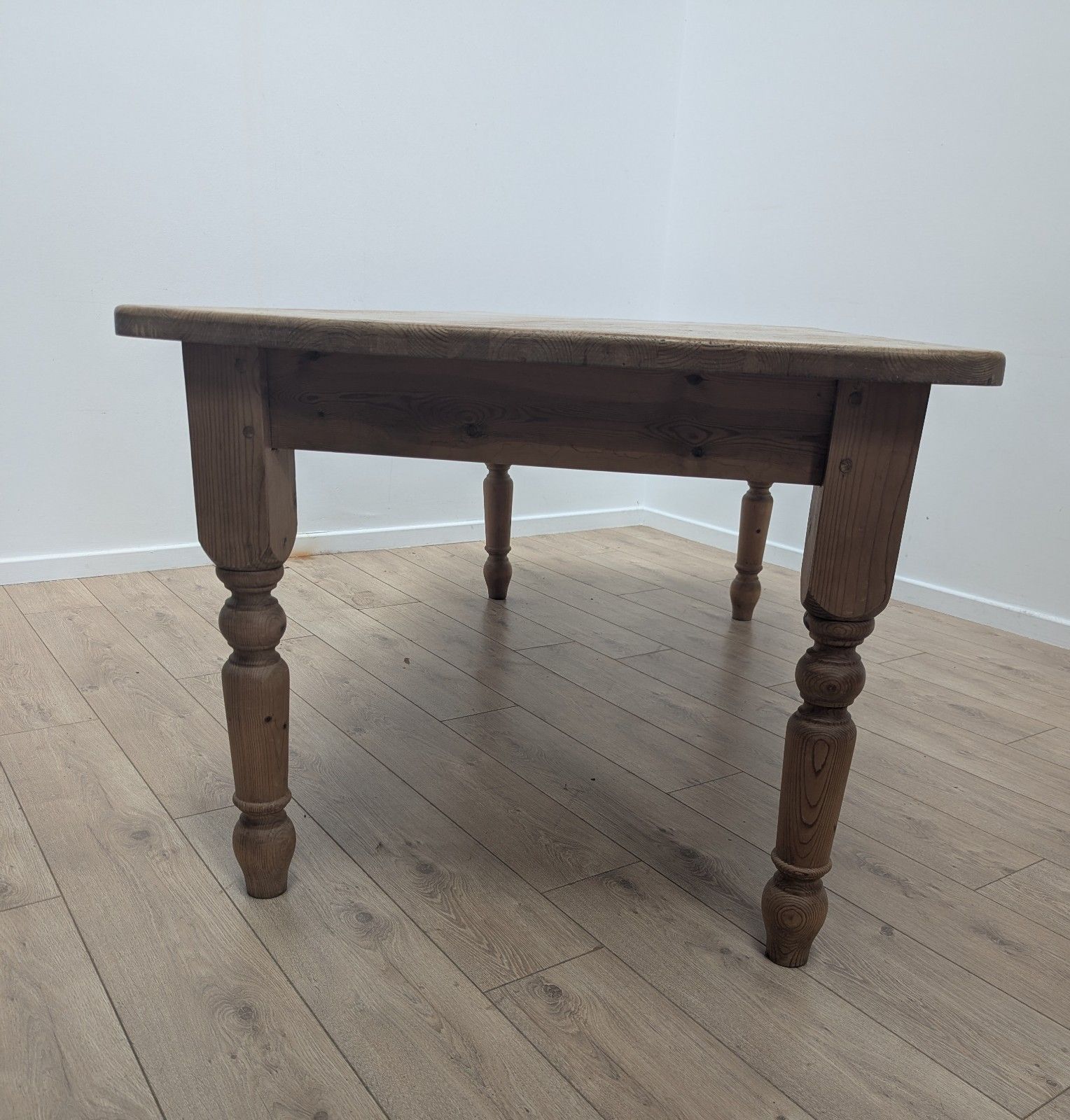 photo buy Table de ferme vintage de style victorien en pin, livraison disponible 0361.