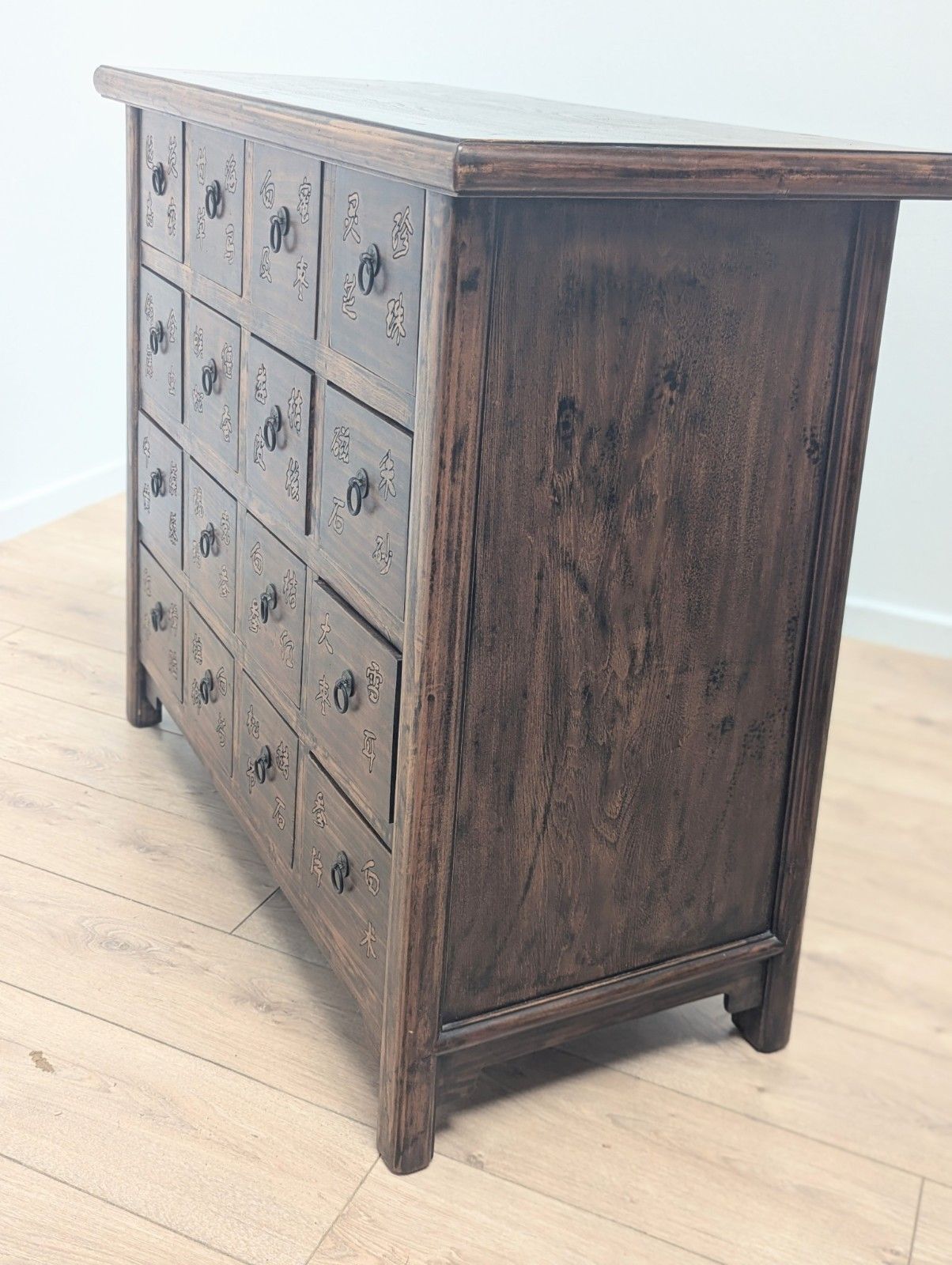 photo vintage Commode chinoise sculptée à la main, 16 tiroirs, 0362