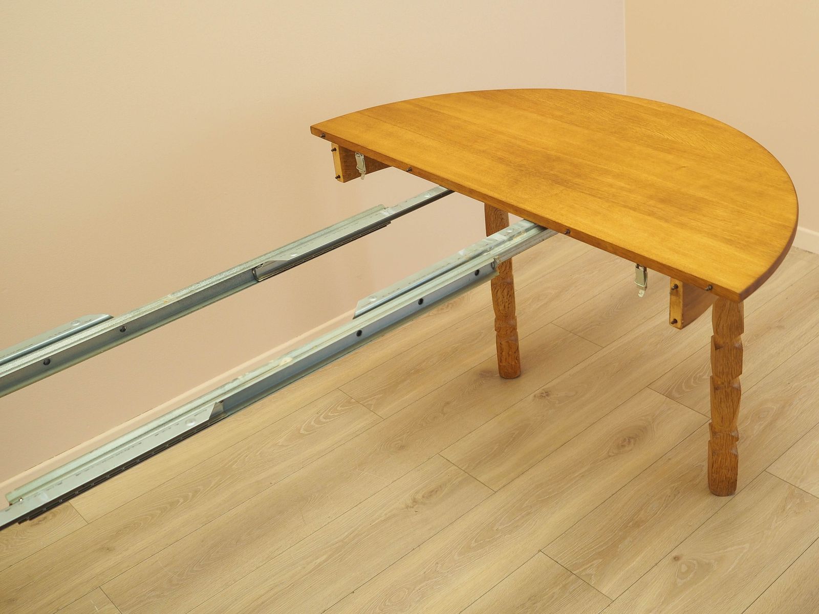 photo buy Ronde eettafel, Deens design, ca. jaren 1960, ontwerper: Henning Kjærnulf