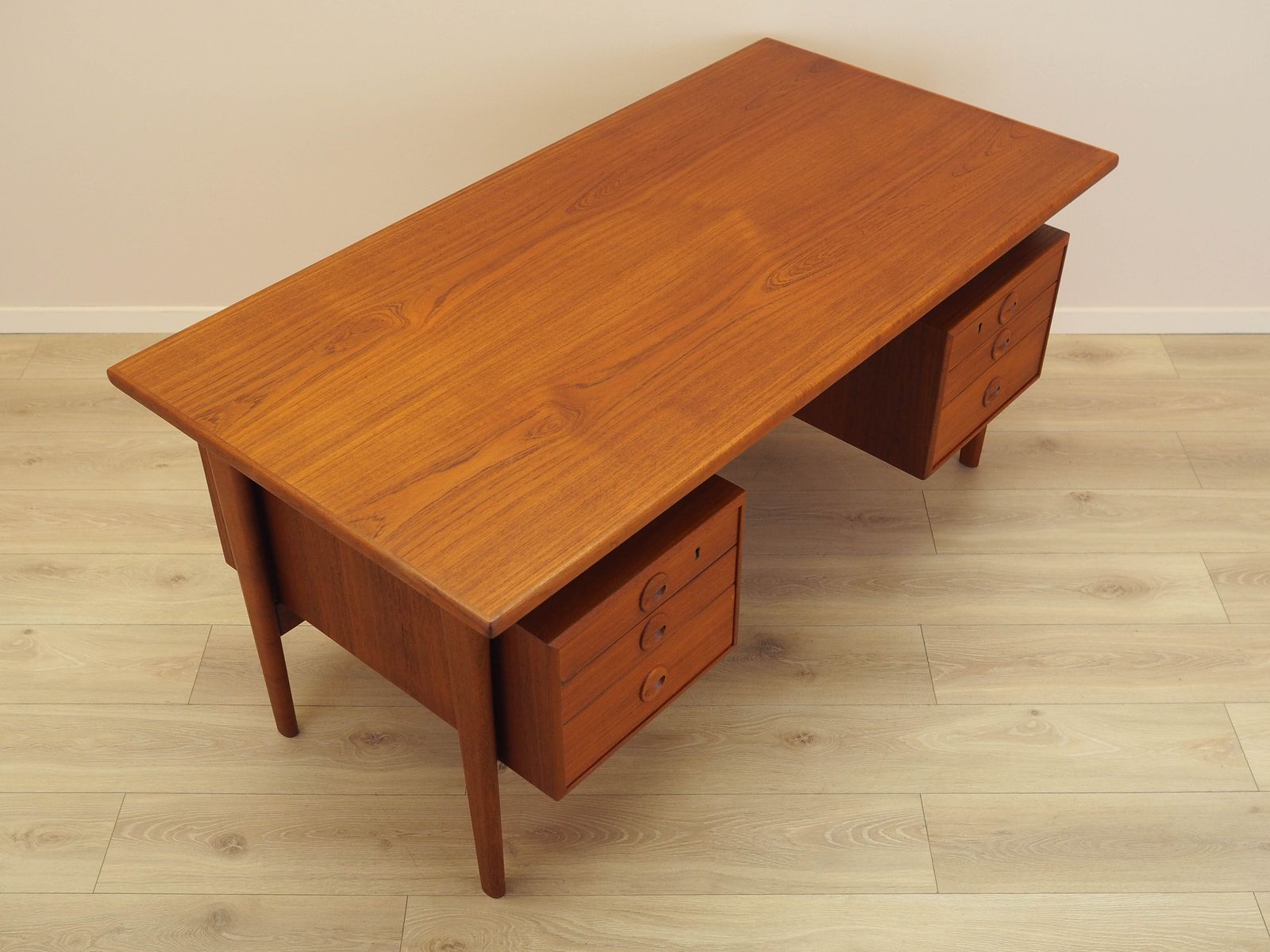 Meubels Teakhouten bureau, Deens design, jaren 1970, ontwerper: Kai Kristiansen photo