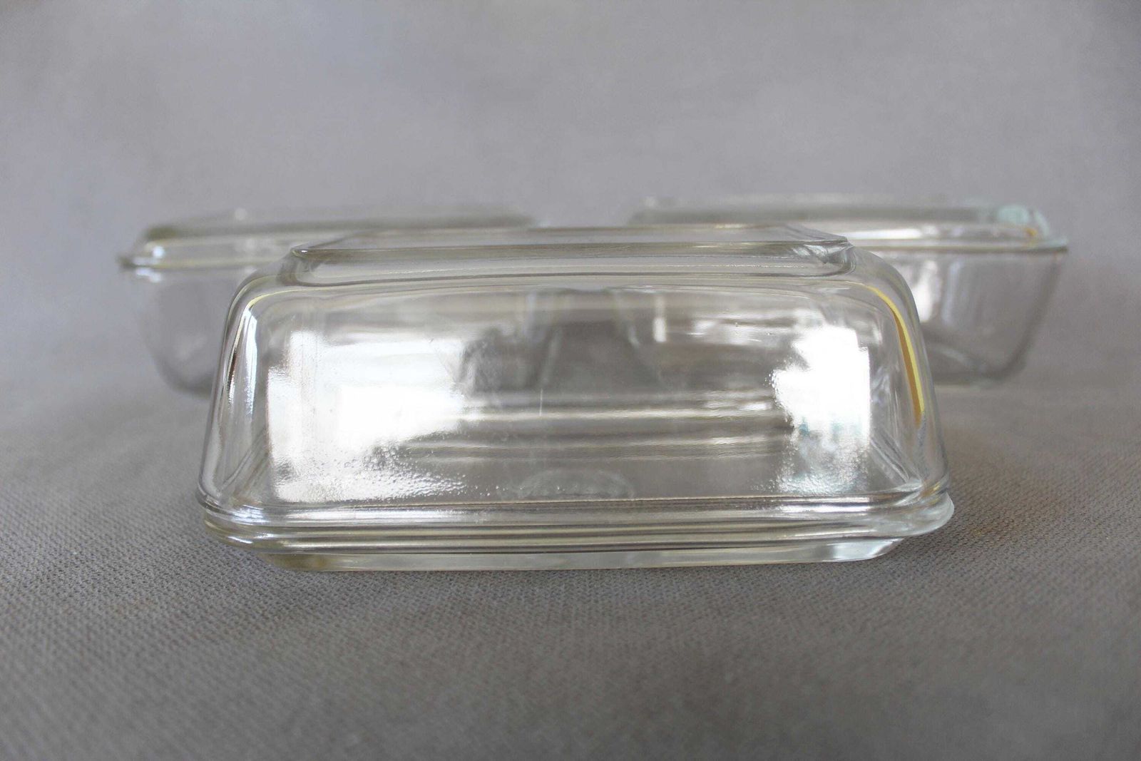 Lot de 3 plats couverts vintage mid-century Duralex en verre trempé, beurrier, art de la table, vaisselle de cuisine, France photo vintage