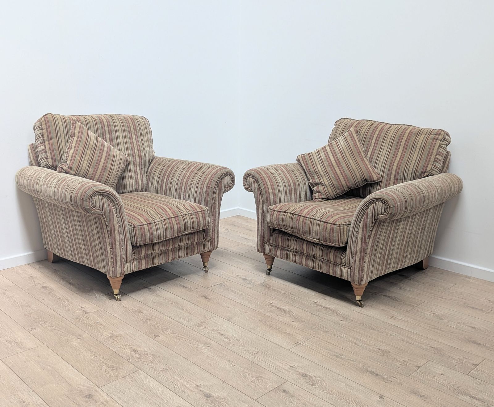 Pair Vintage Comfy Parker Knoll Club Chair Delivery Available 0335. photo furniture