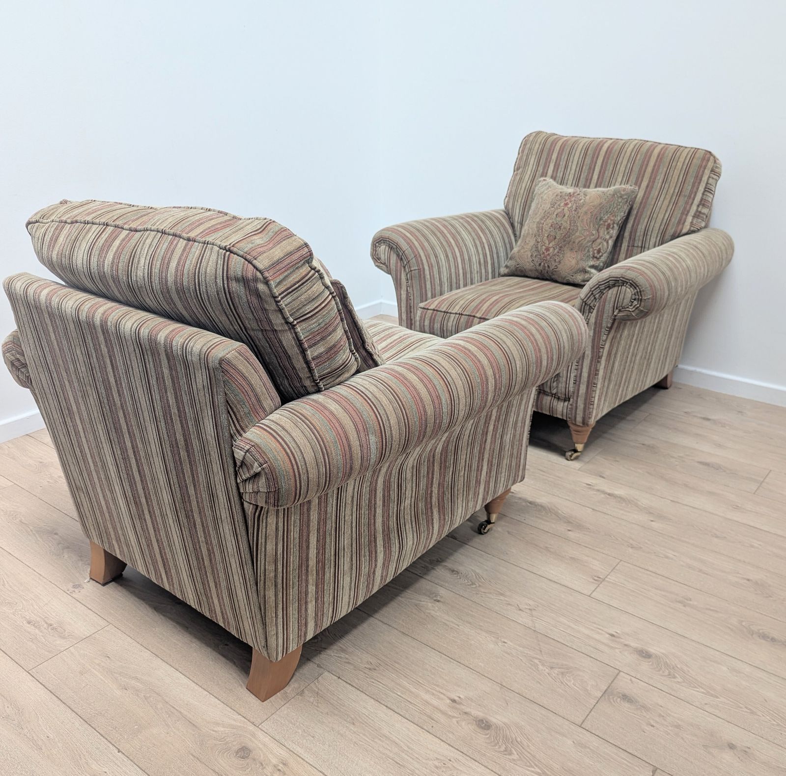 Furniture Pair Vintage Comfy Parker Knoll Club Chair Delivery Available 0335. photo