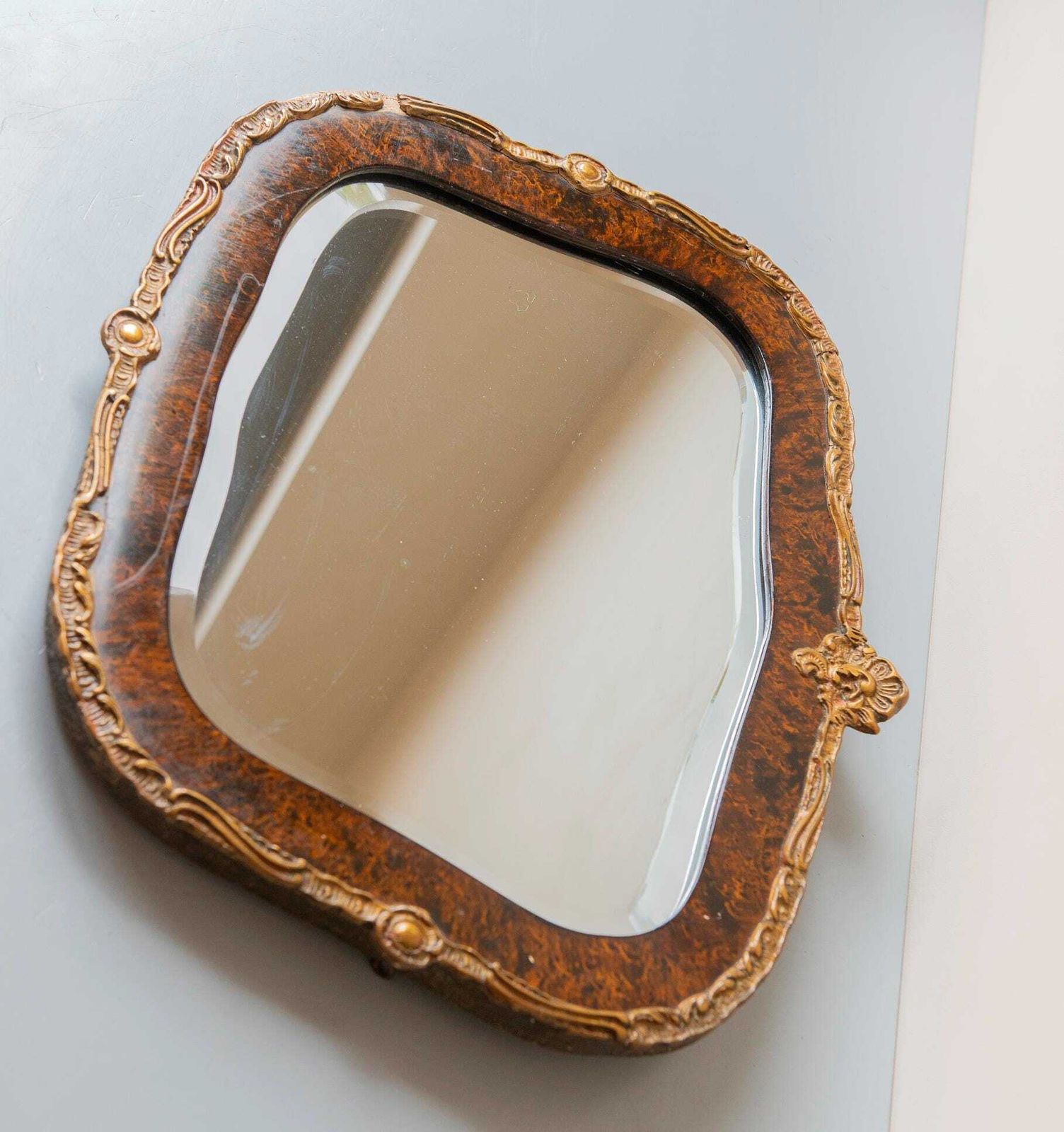 Vintage Wandspiegel met Imitatie Schildpadpatroon | Franse Louis XV Stijl | Geslepen Glas | Hollywood Regency photo vintage
