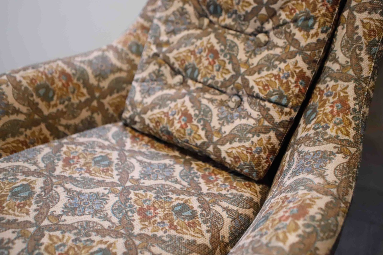 Set van 2 vintage fauteuils met hoge rug, draaifunctie en abstract patroon in de bekleding photo 784.0