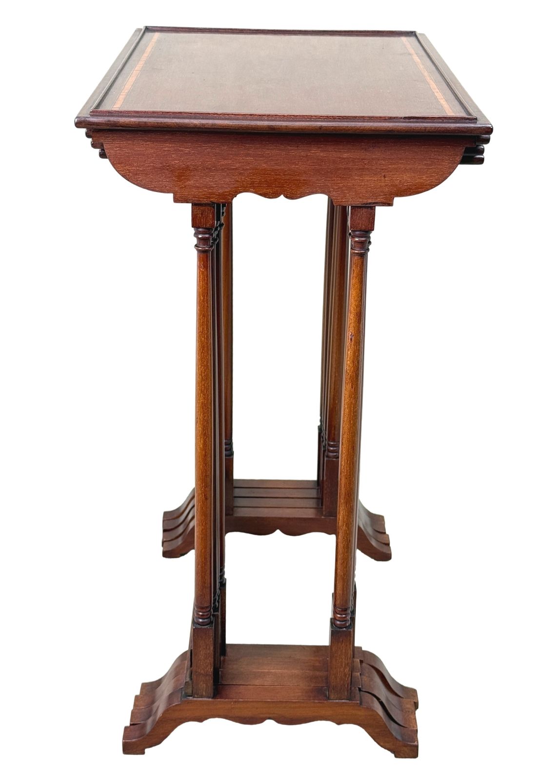 Quartetto de quatre tables basses gigognes en acajou, XIXe siècle (Angleterre, vers 1880) photo buy