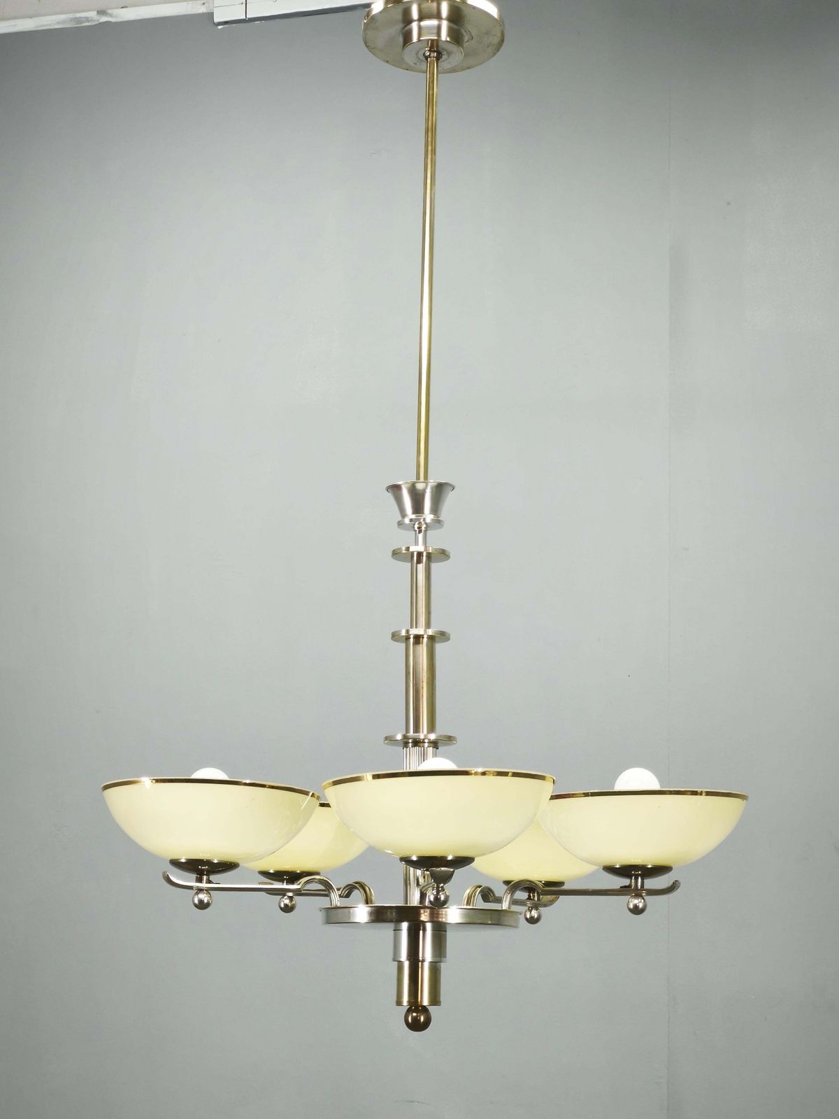 photo buy Lustre Art déco tchèque en nickel avec abat-jour en verre champagne, années 1930
