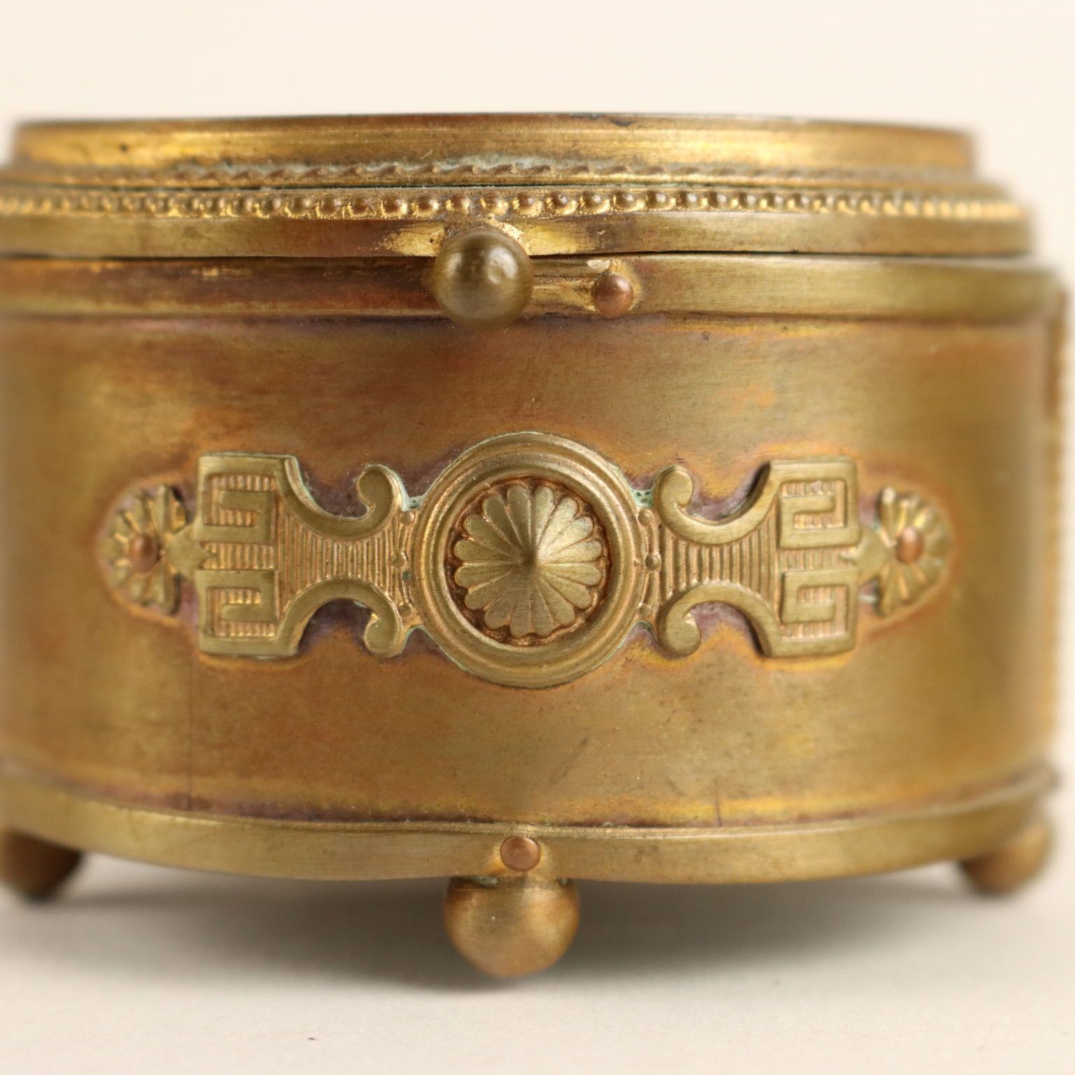 Antiek bronzen kistje met marmeren deksel, decoraties, Italië, 19e eeuw photo 180.0