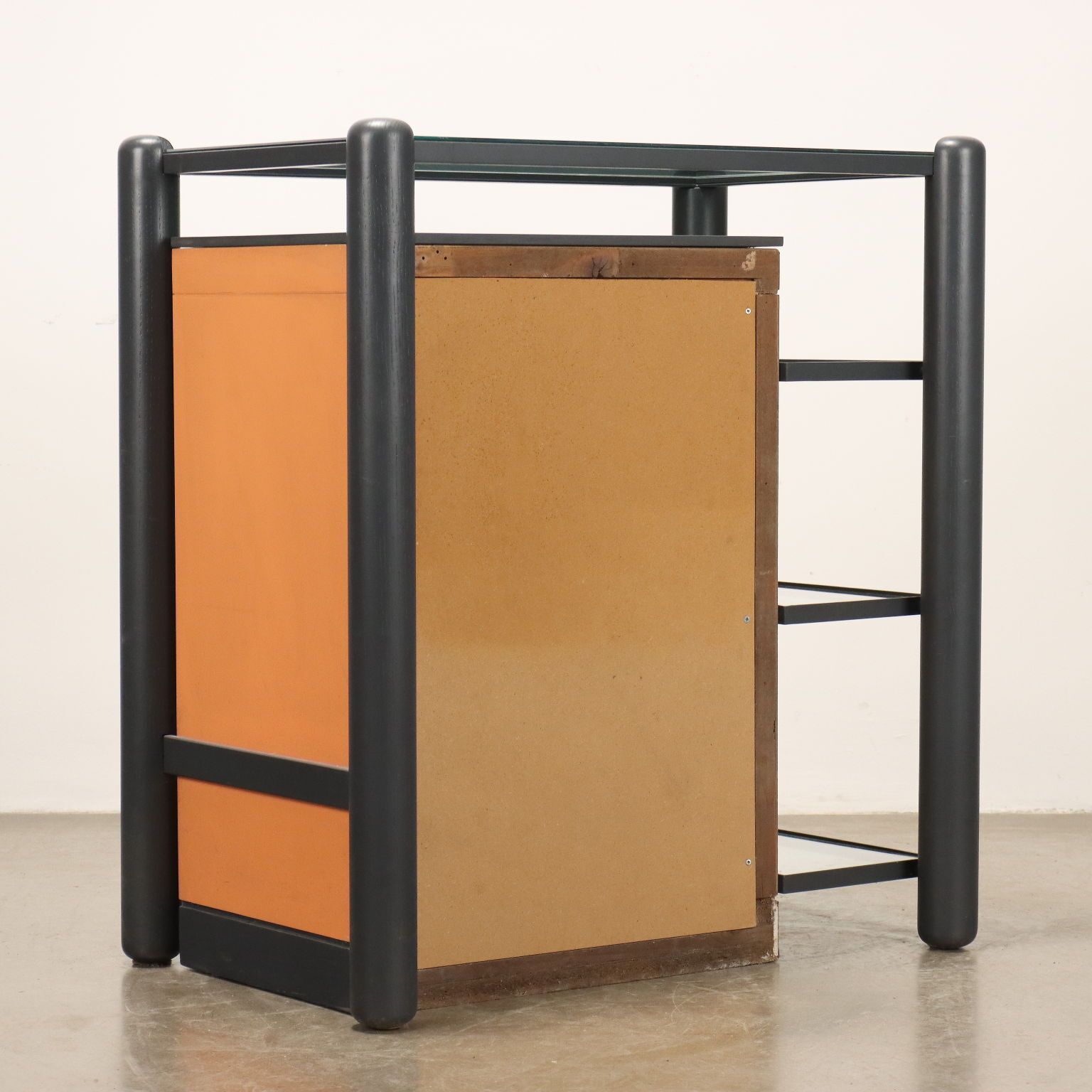 photo furniture Vitrine vintage en bois laqué, Italie, années 1980